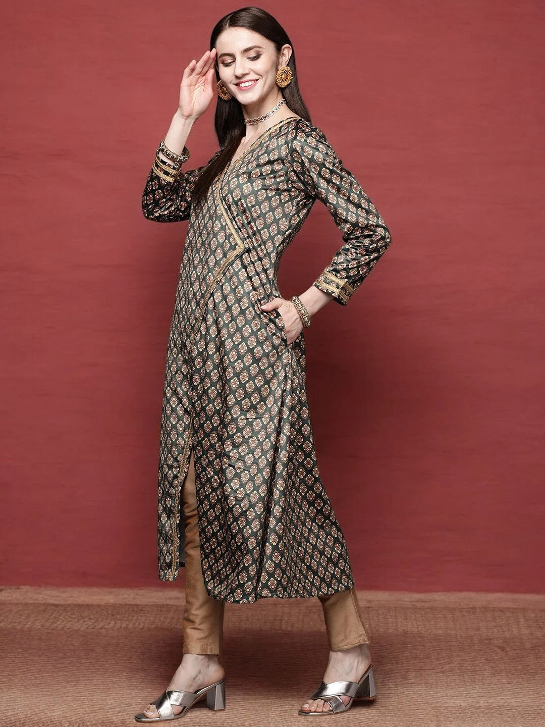 Floral Velvet Indian Kurta for Women - Green & Cream-Coloured