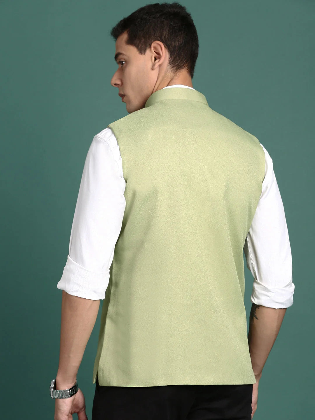 Men's Solid Green Slim Fit Nehru Jacket | DesiQlo