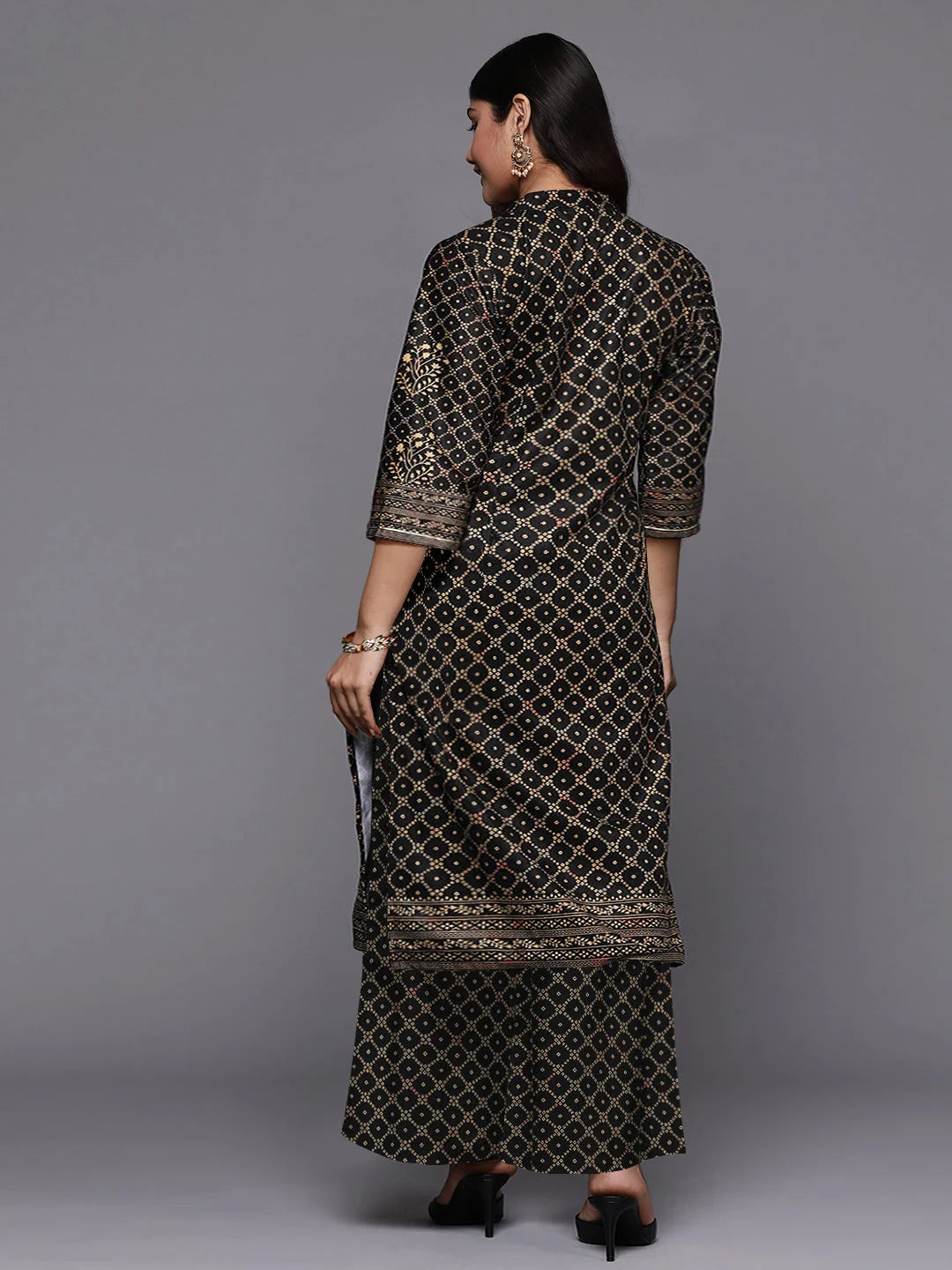Women's Plus Size Velvet Kurta Palazzo Set - Printed Design