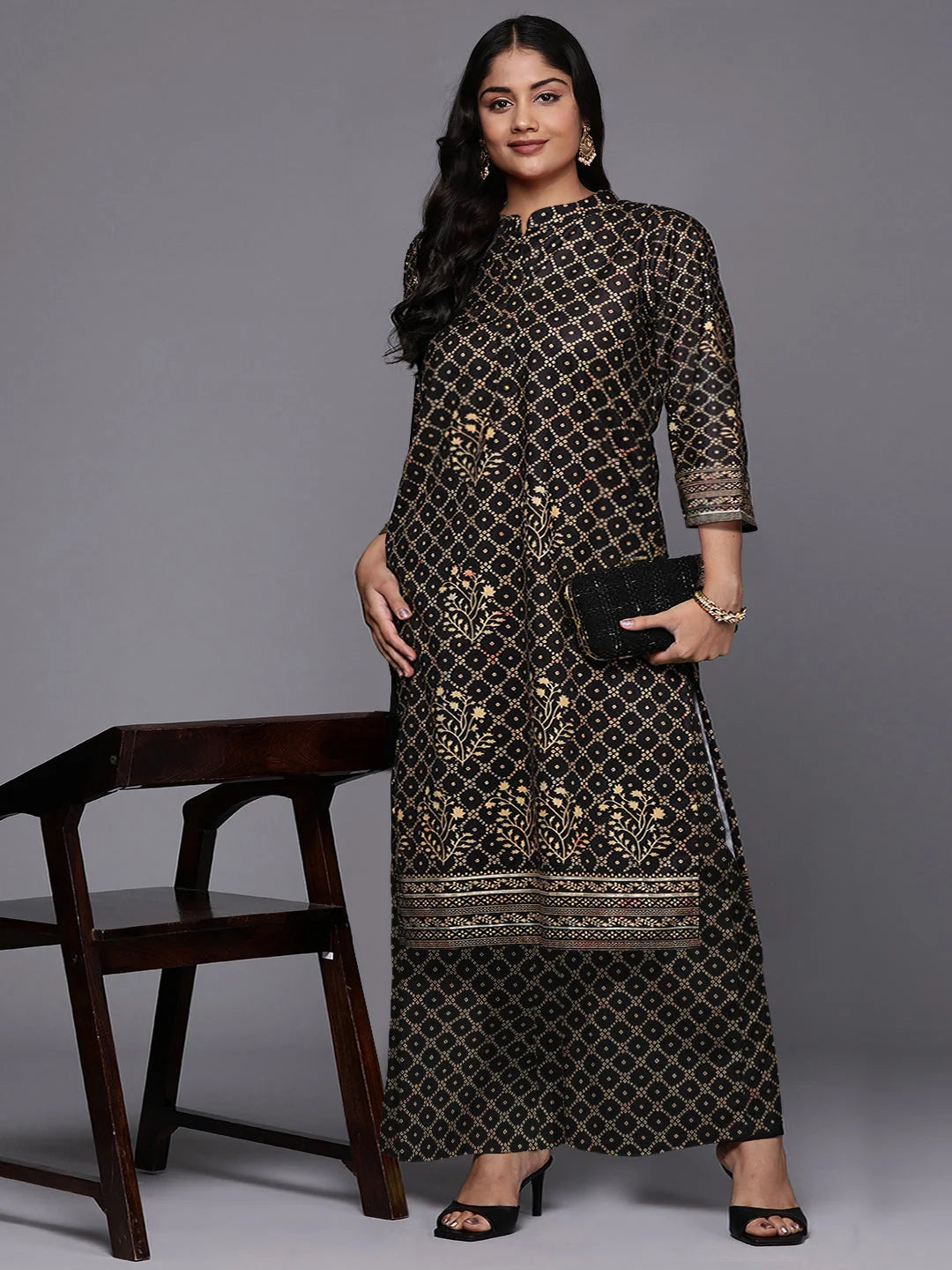 Women's Plus Size Velvet Kurta Palazzo Set - Printed Design