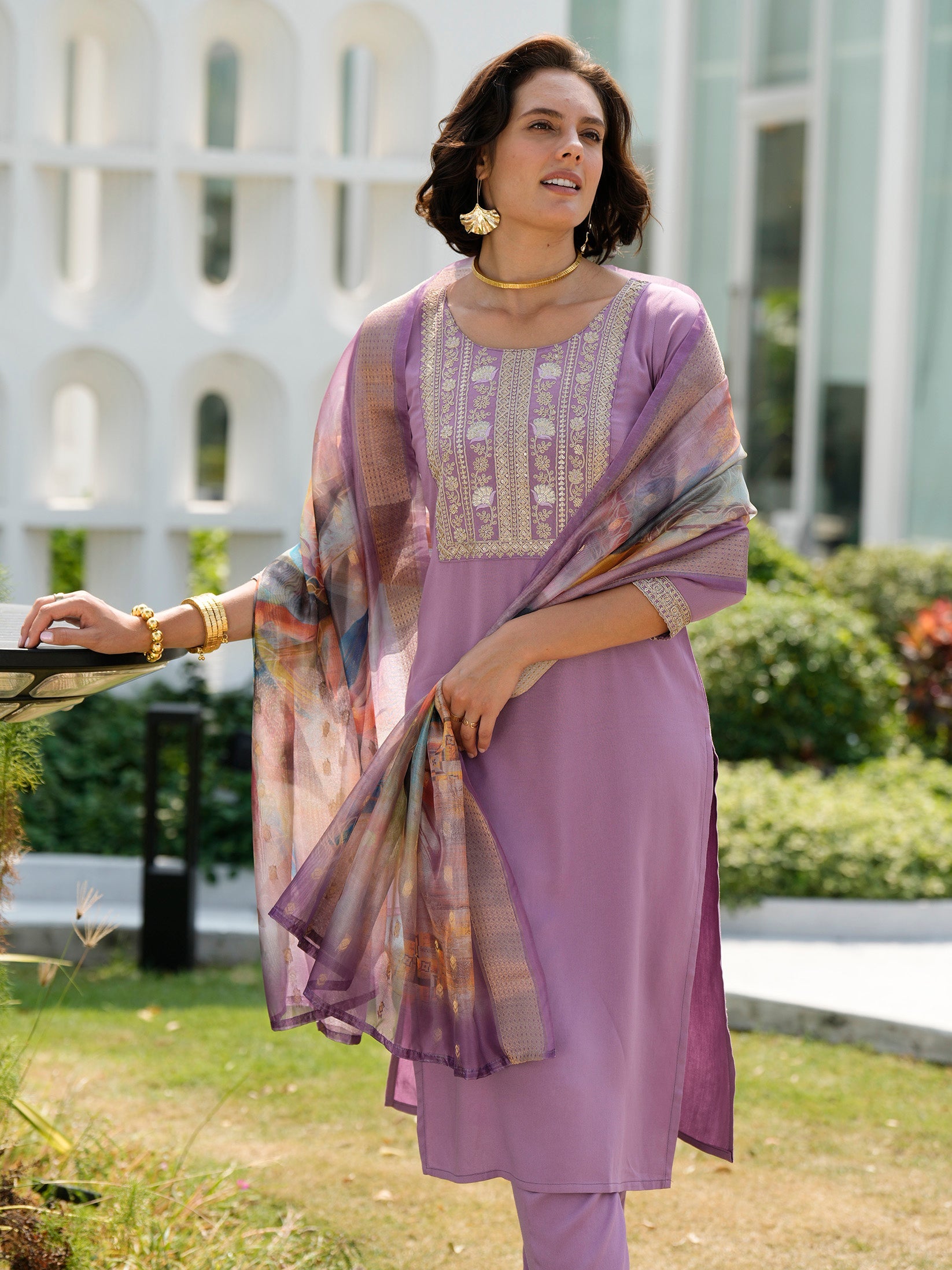 Women's Lavendar Viscose Rayon Embroidered Kurta Pant With Dupatta