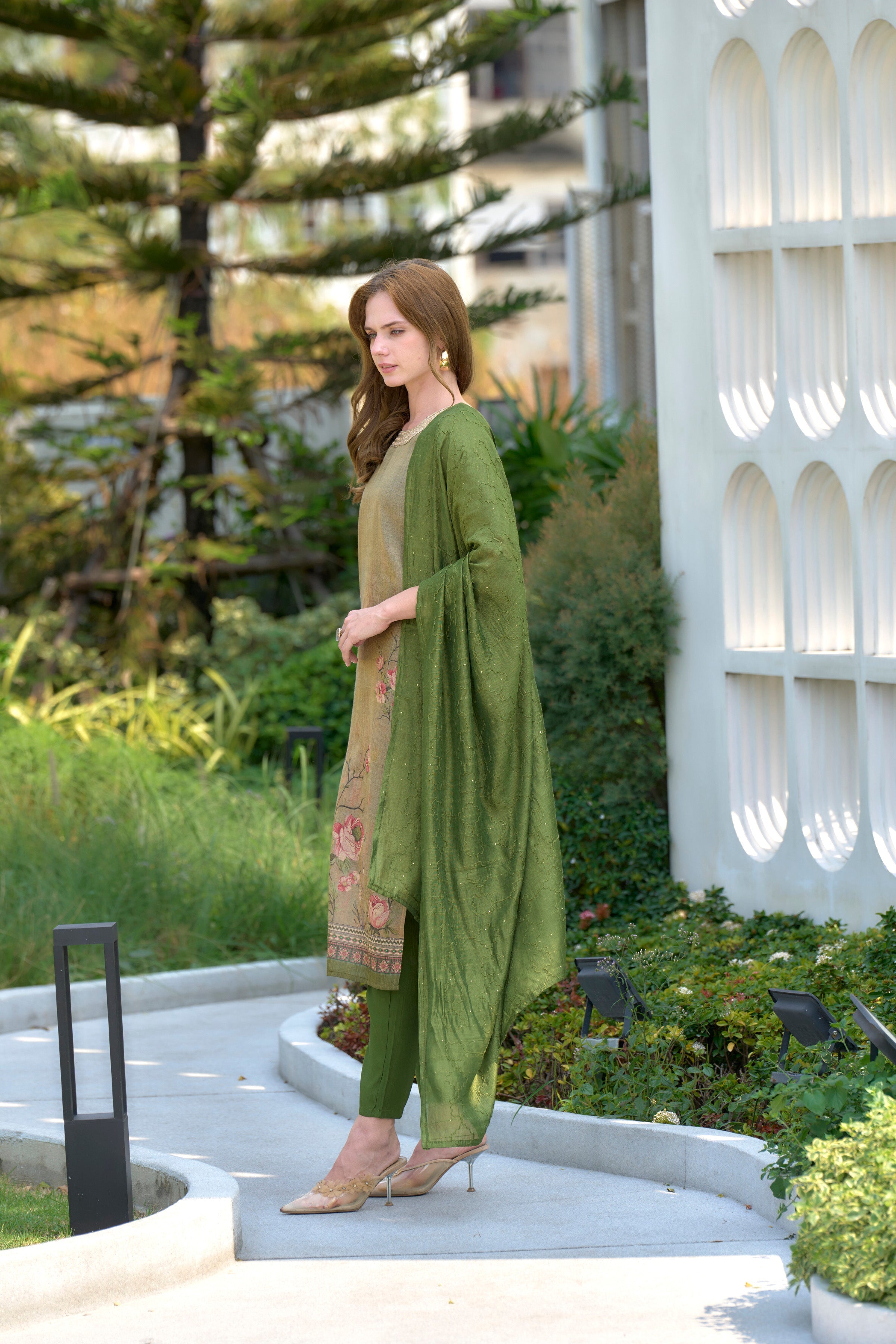 Women's Tissue Floral Printed With Embroidered Kurta Pant With Dupatta