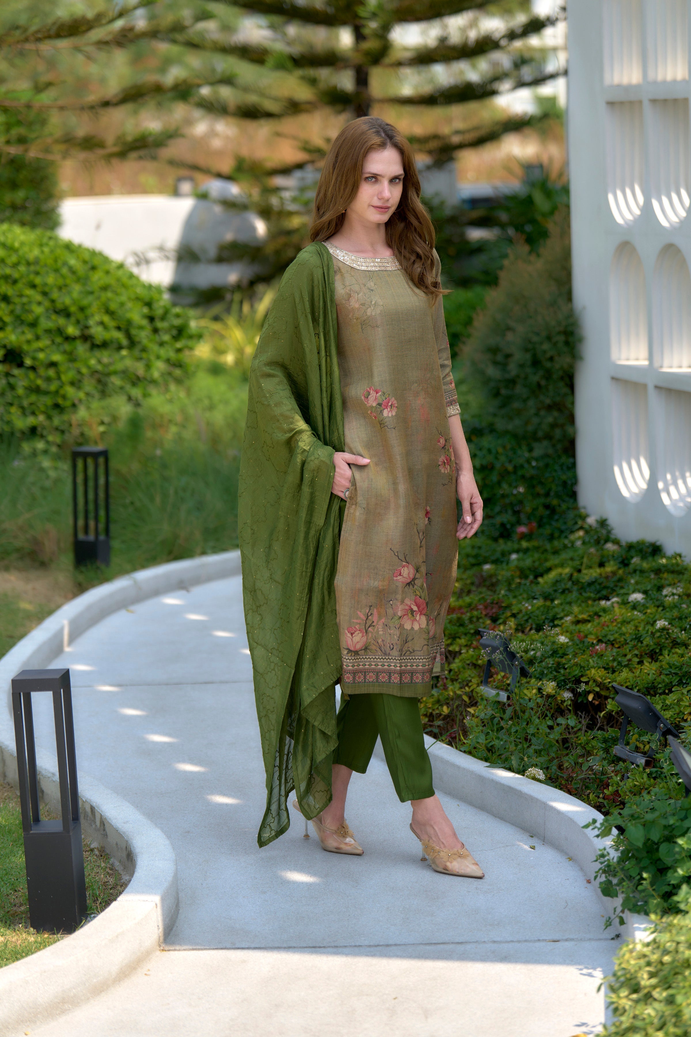 Women's Tissue Floral Printed With Embroidered Kurta Pant With Dupatta