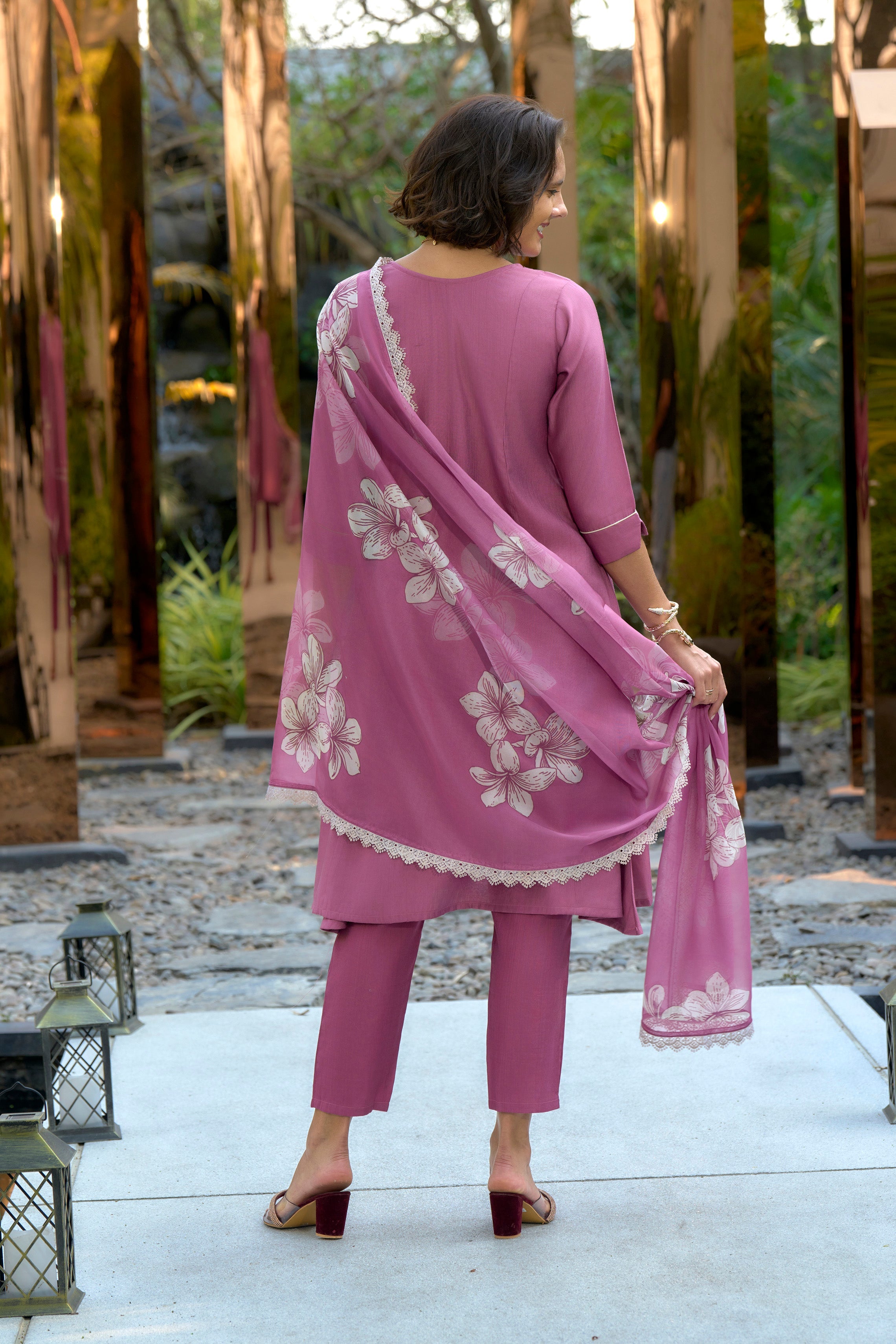 Women's Cotton Onion Emblished Kurta Pant With Dupatta