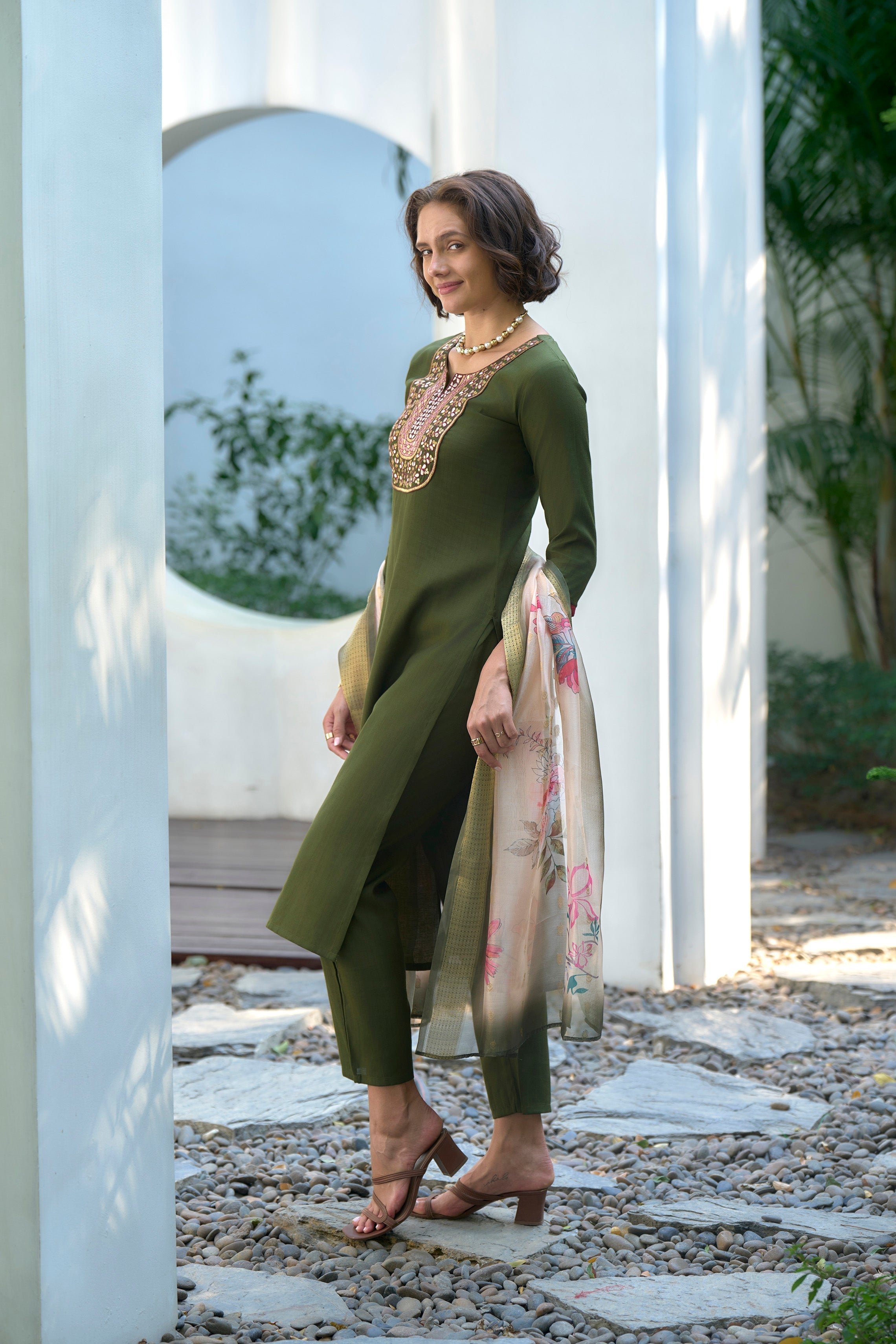 Women's Cotton Purple Emblished Kurta Pant With Dupatta