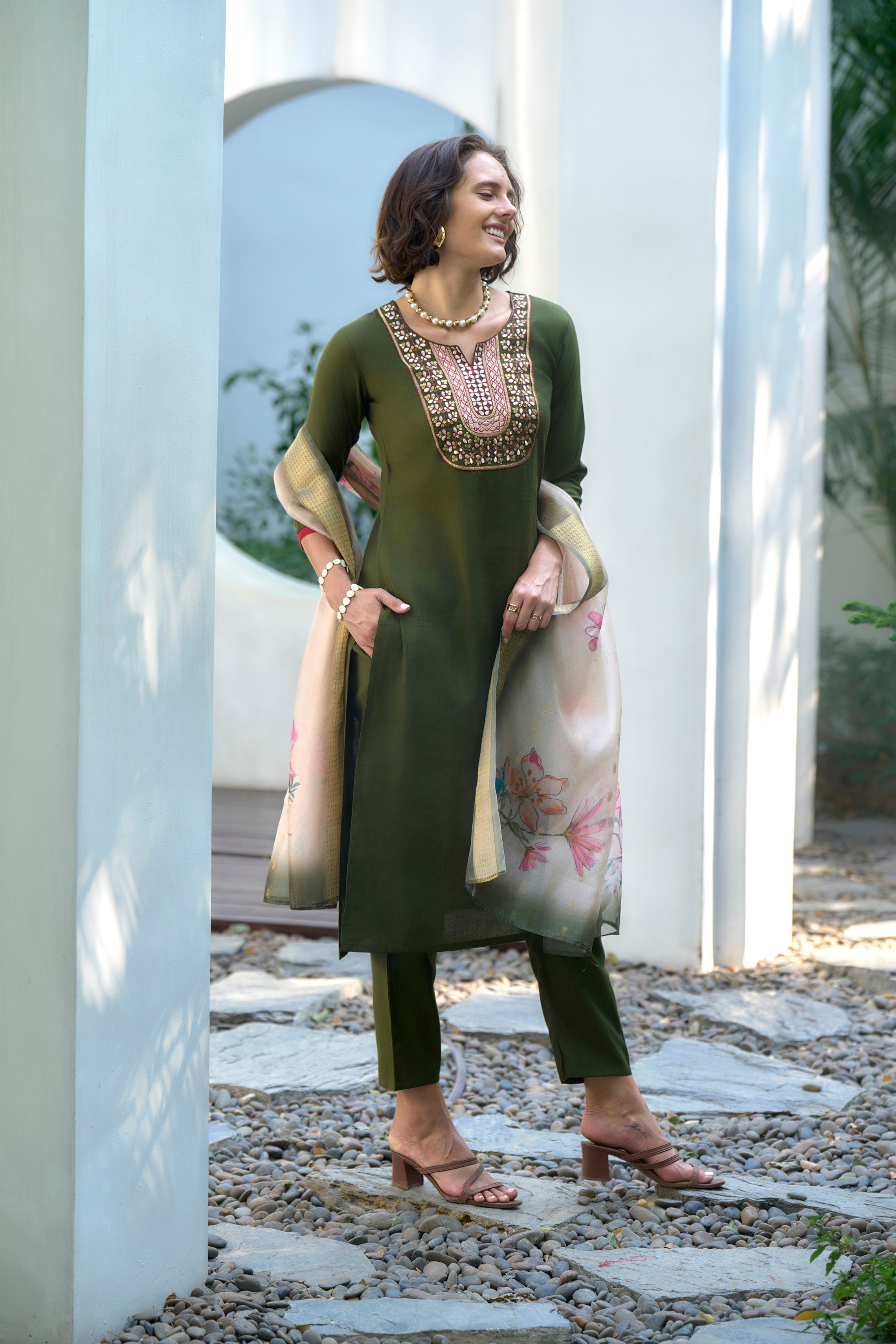 Women's Cotton Purple Emblished Kurta Pant With Dupatta