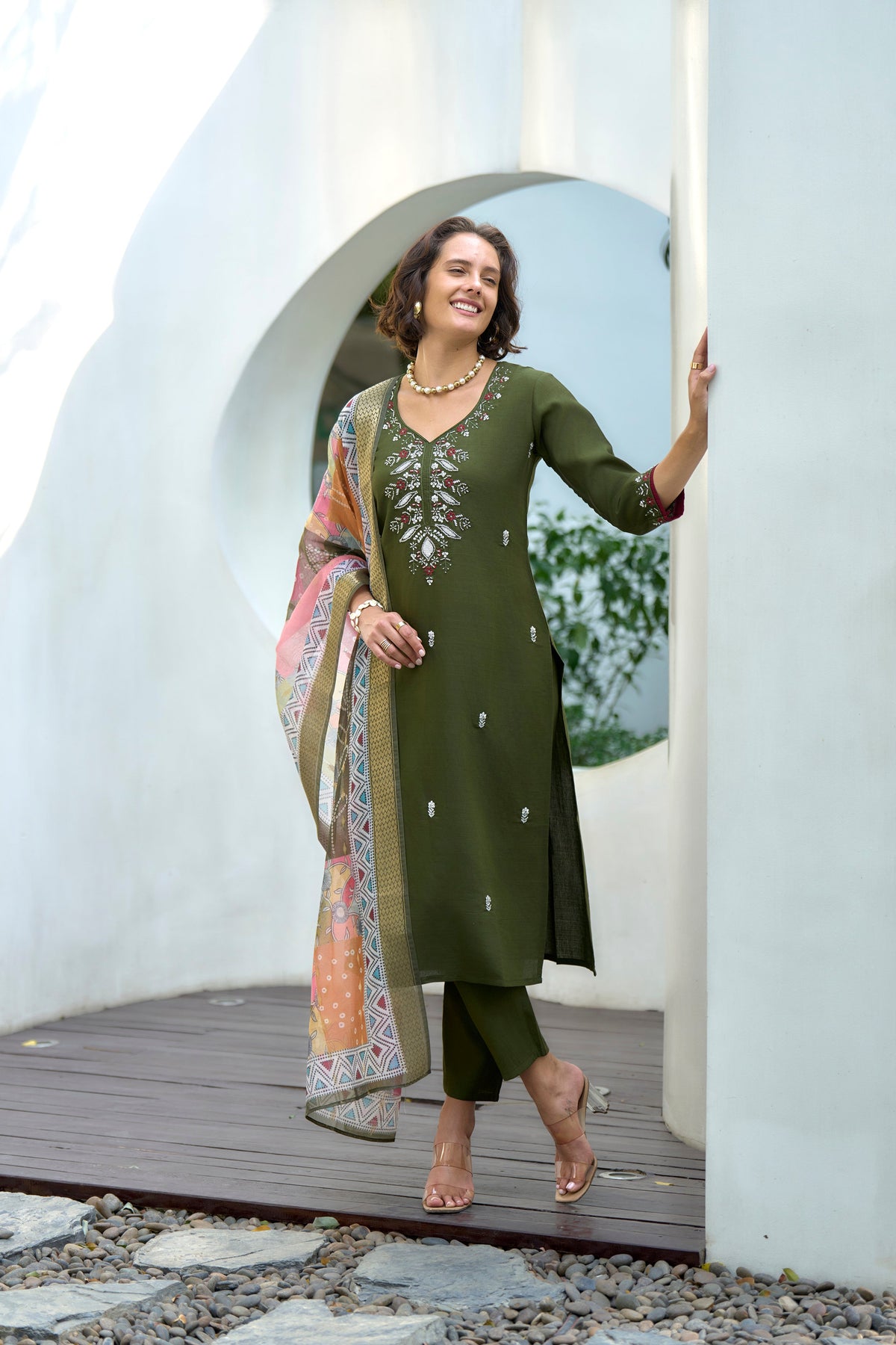Women's Cotton Dark Green Embroidered Kurta Pant With Dupatta-AVT-S2047-Dgreen