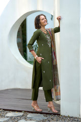 Women's Cotton Dark Green Embroidered Kurta Pant With Dupatta-AVT-S2047-Dgreen