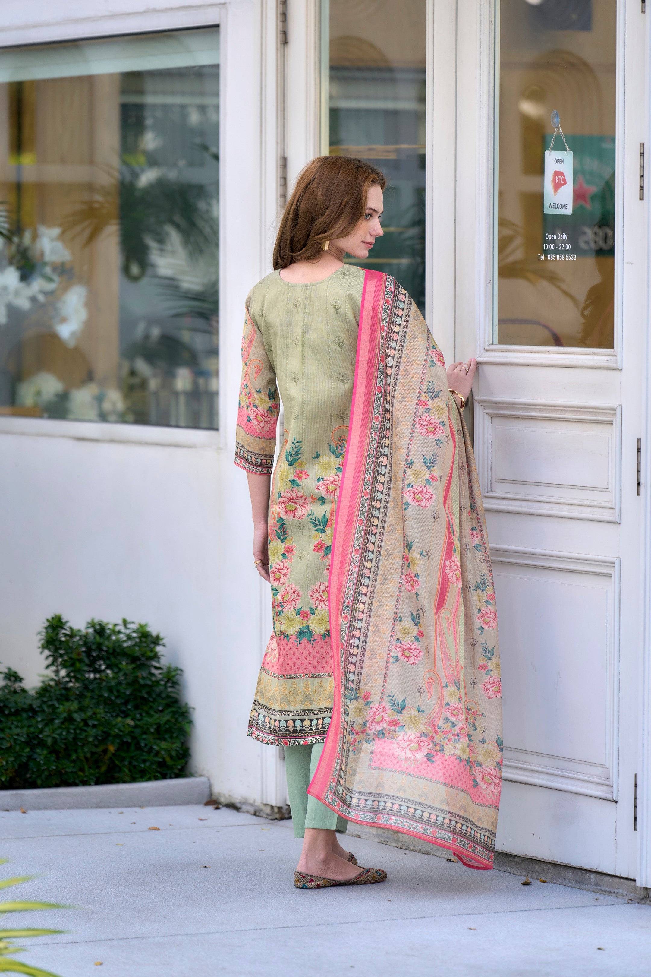 Women's Silk Blend Pista Embroidered Kurta Pant With Dupatta