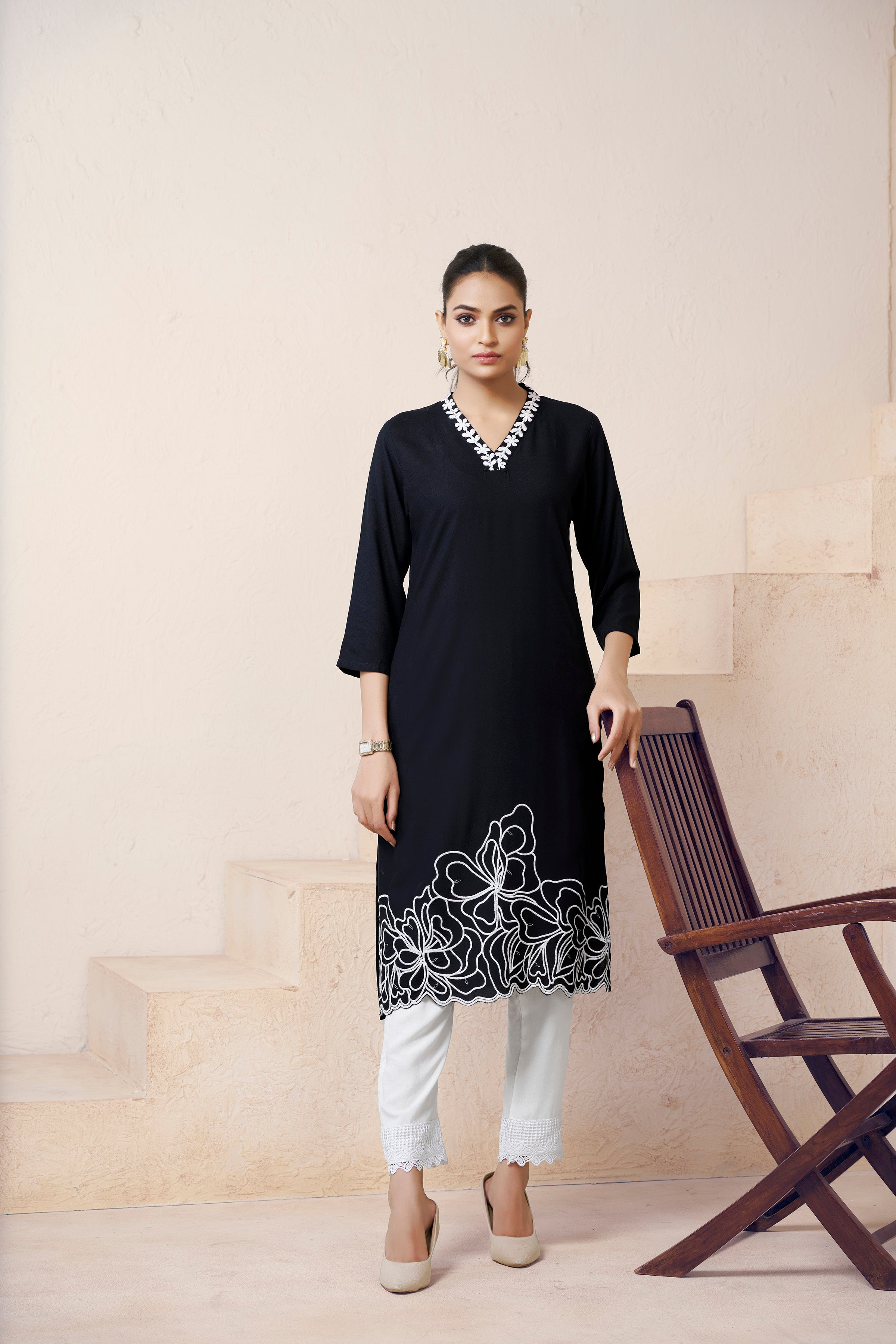 Women's Viscose Rayon Black Embroidery Kurti