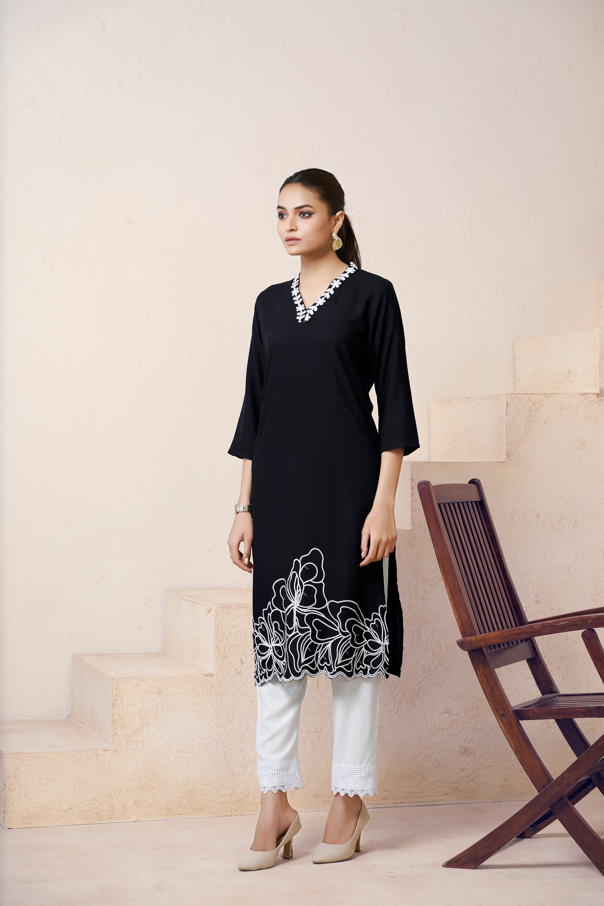 Women's Viscose Rayon Black Embroidery Kurti