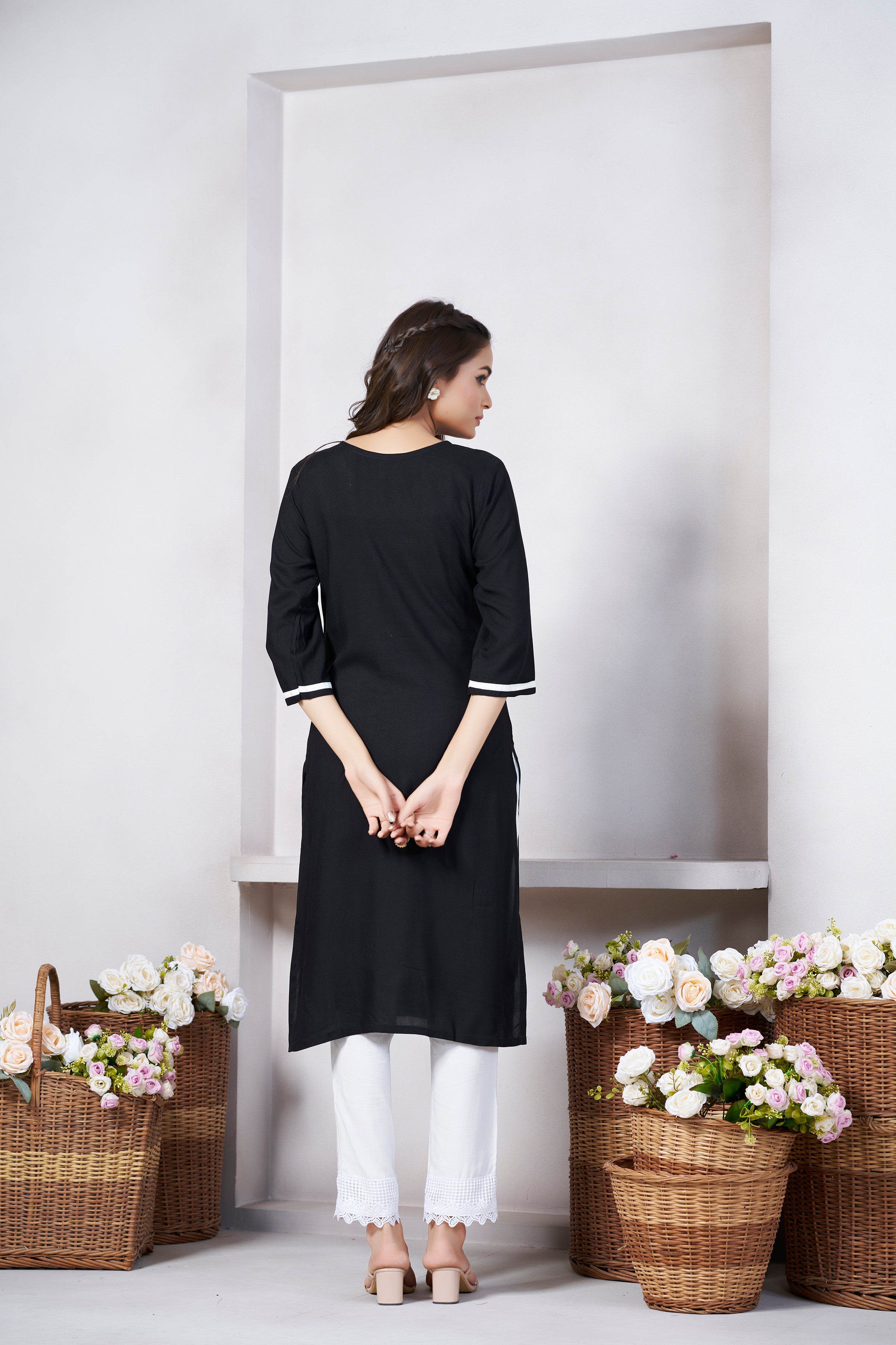 Women's Viscose Rayon Black Embroidery Kurti