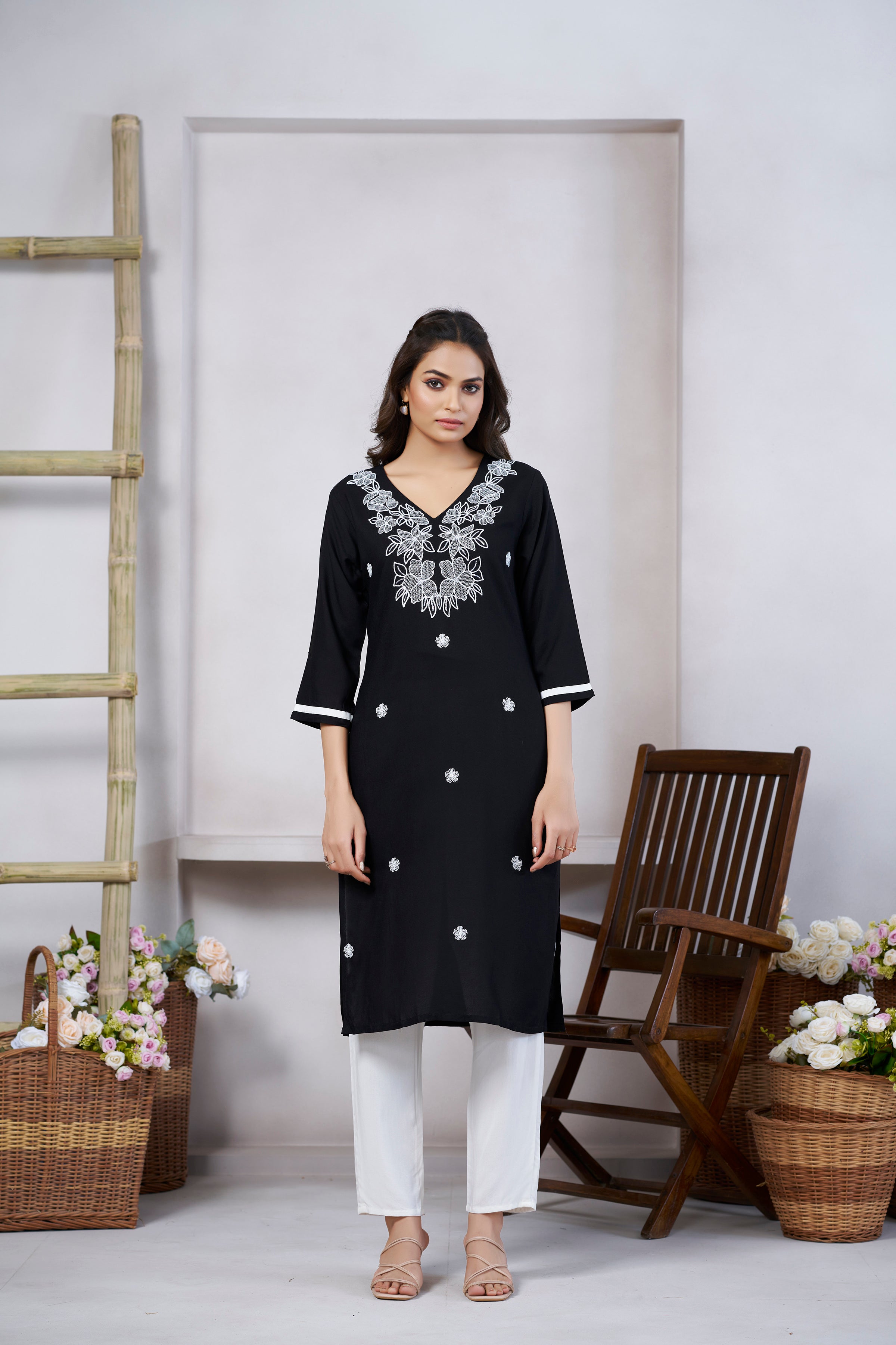 Women's Viscose Rayon Black Floral Embroidery Kurti