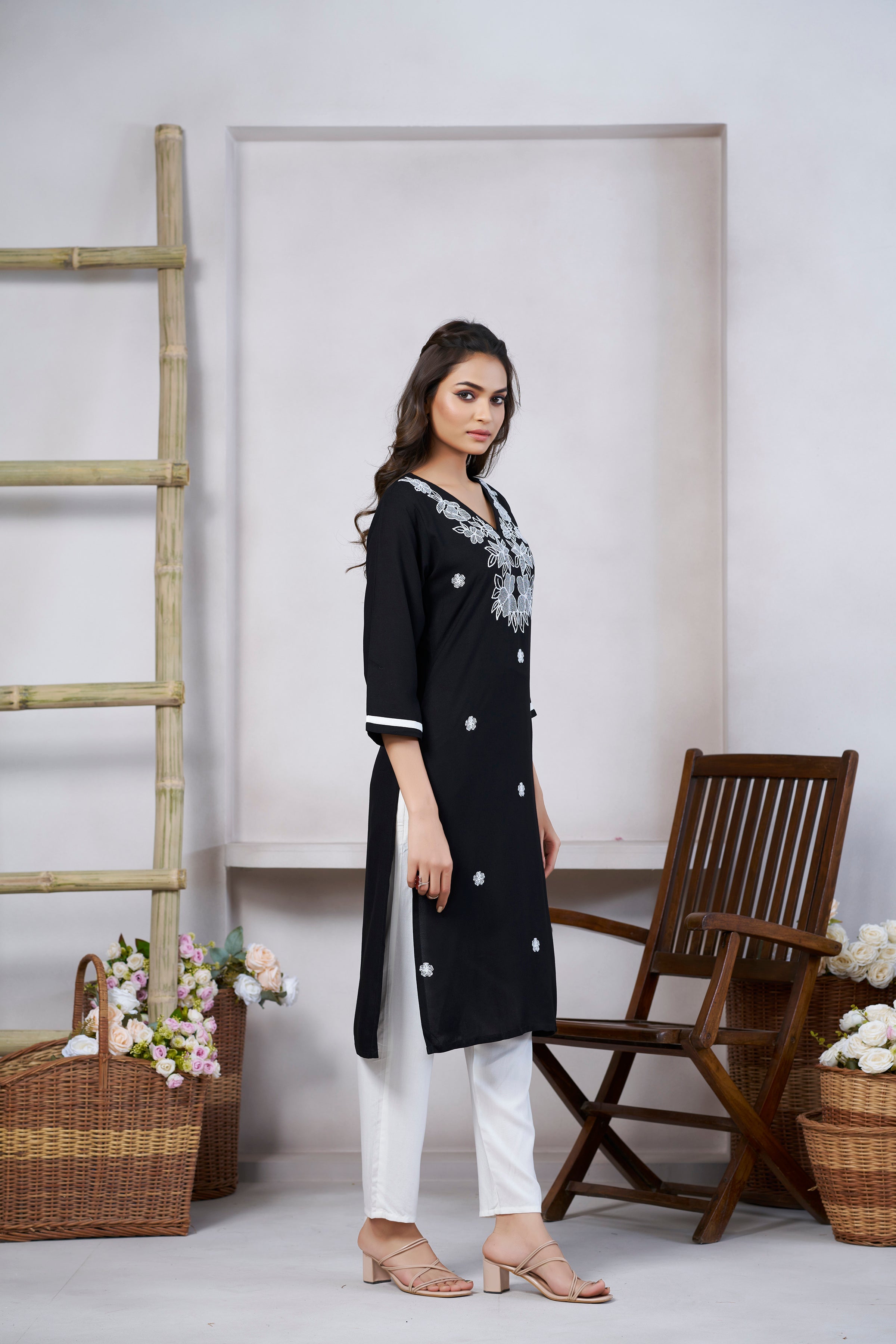 Women's Viscose Rayon Black Floral Embroidery Kurti