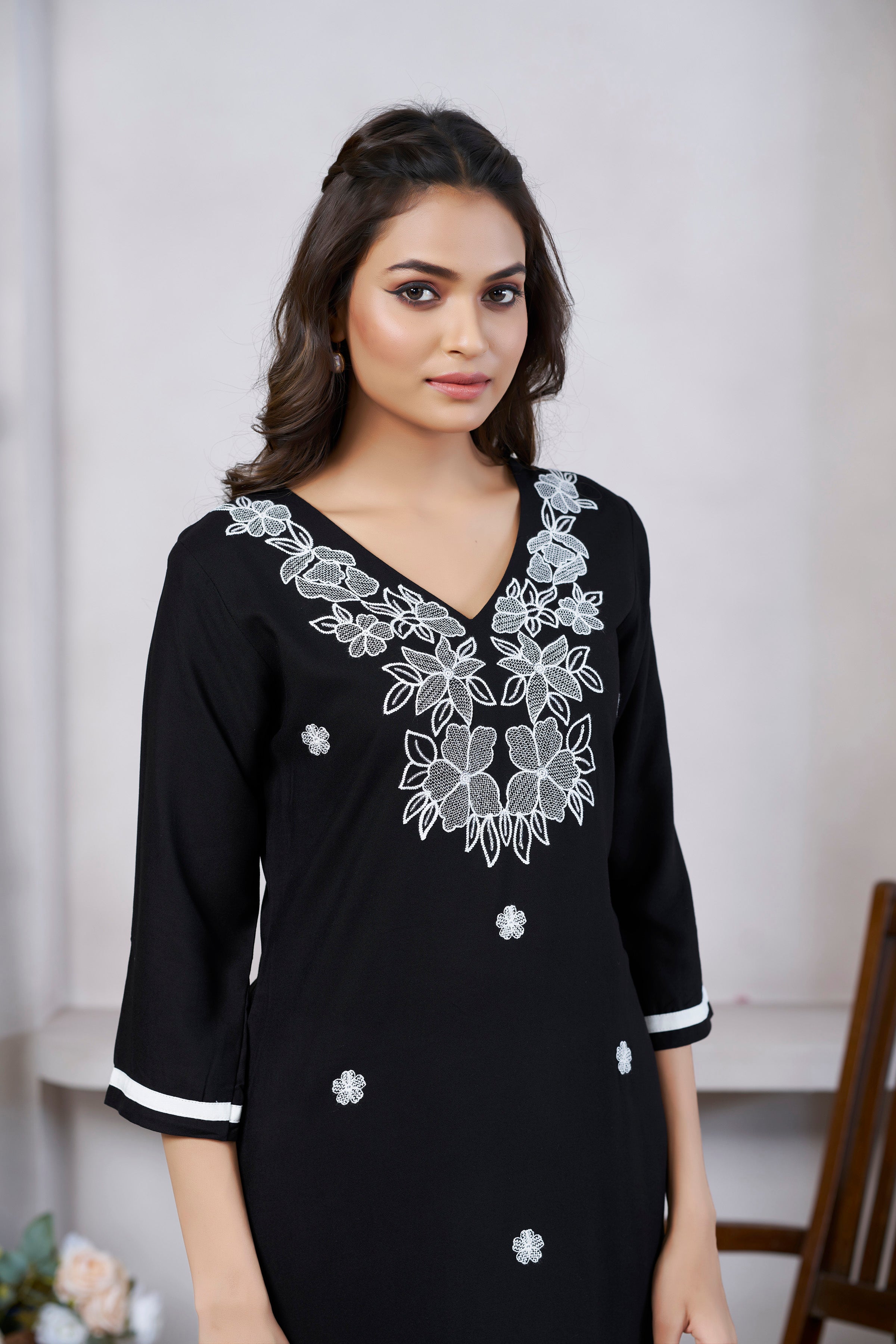 Women's Viscose Rayon Black Floral Embroidery Kurti