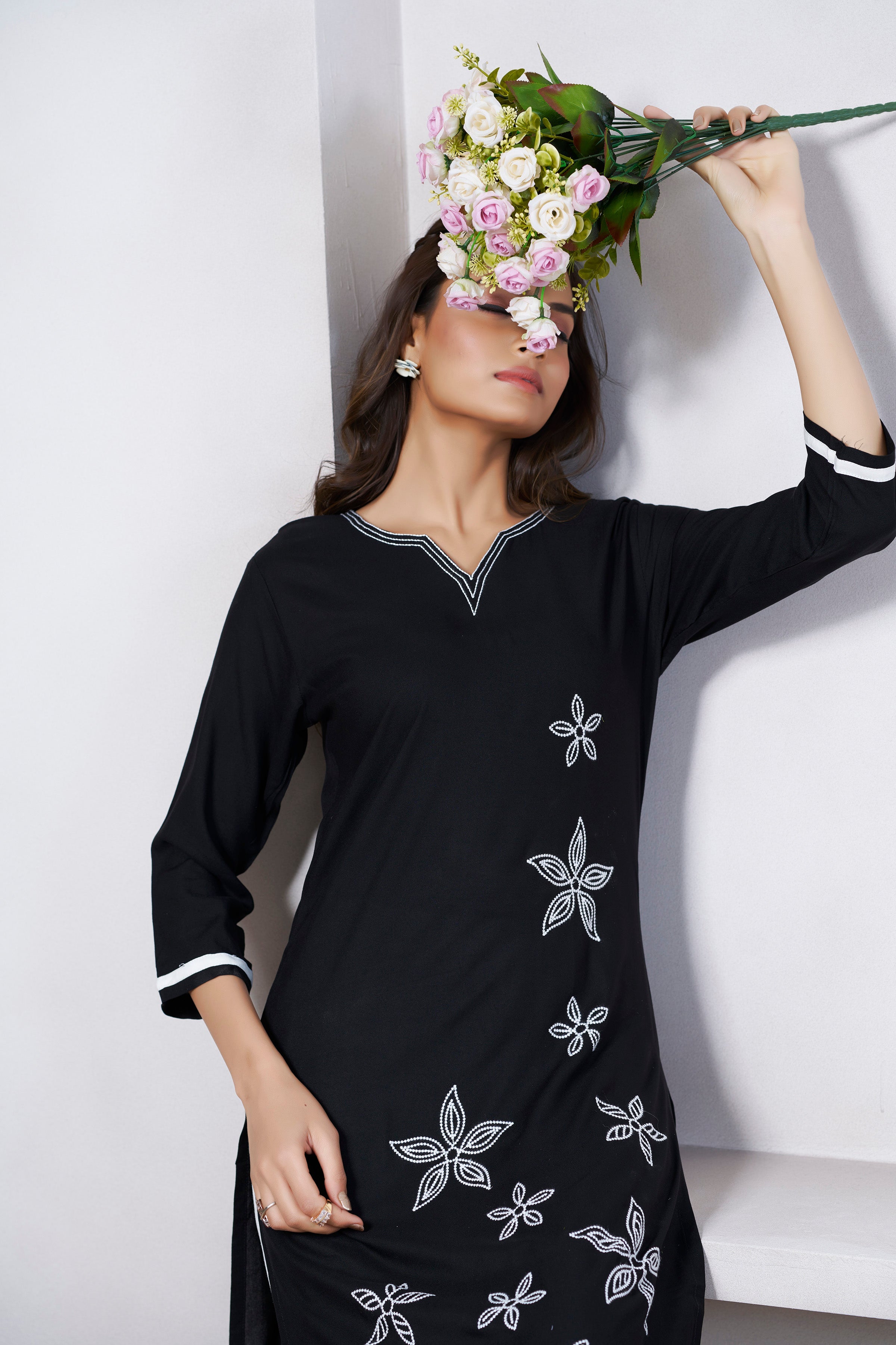 Women's Viscose Rayon Black Floral Embroidery Kurti