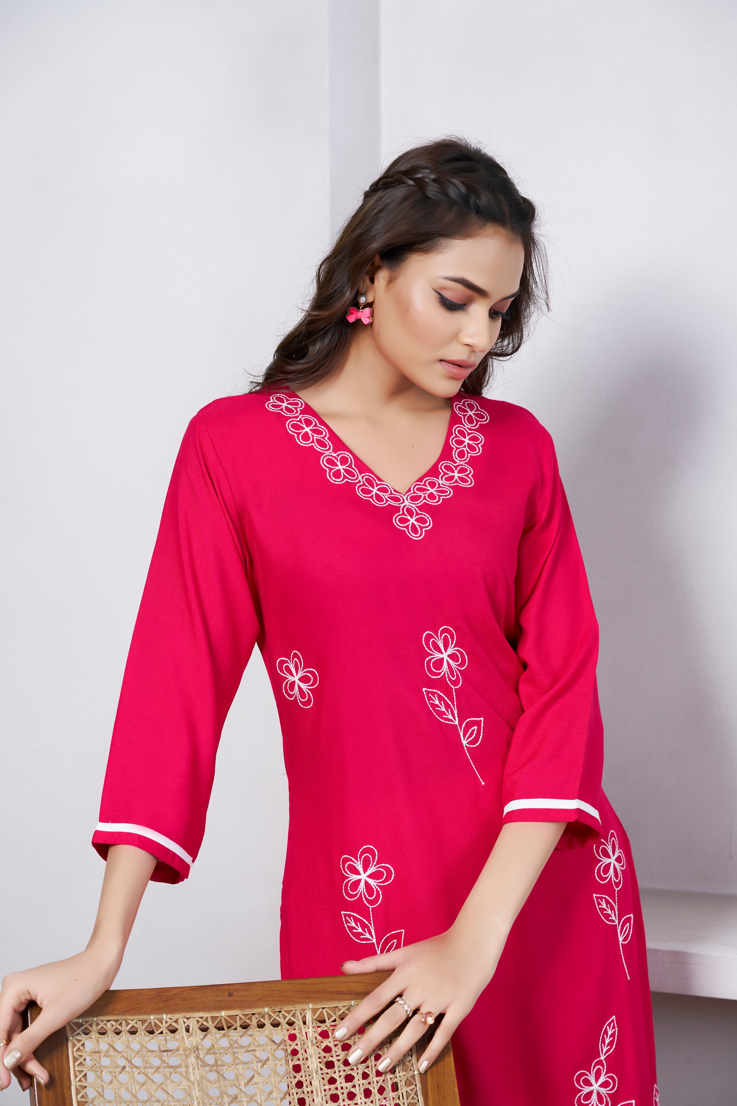 Women's Viscose Rayon Pink Floral Embroidery Kurti