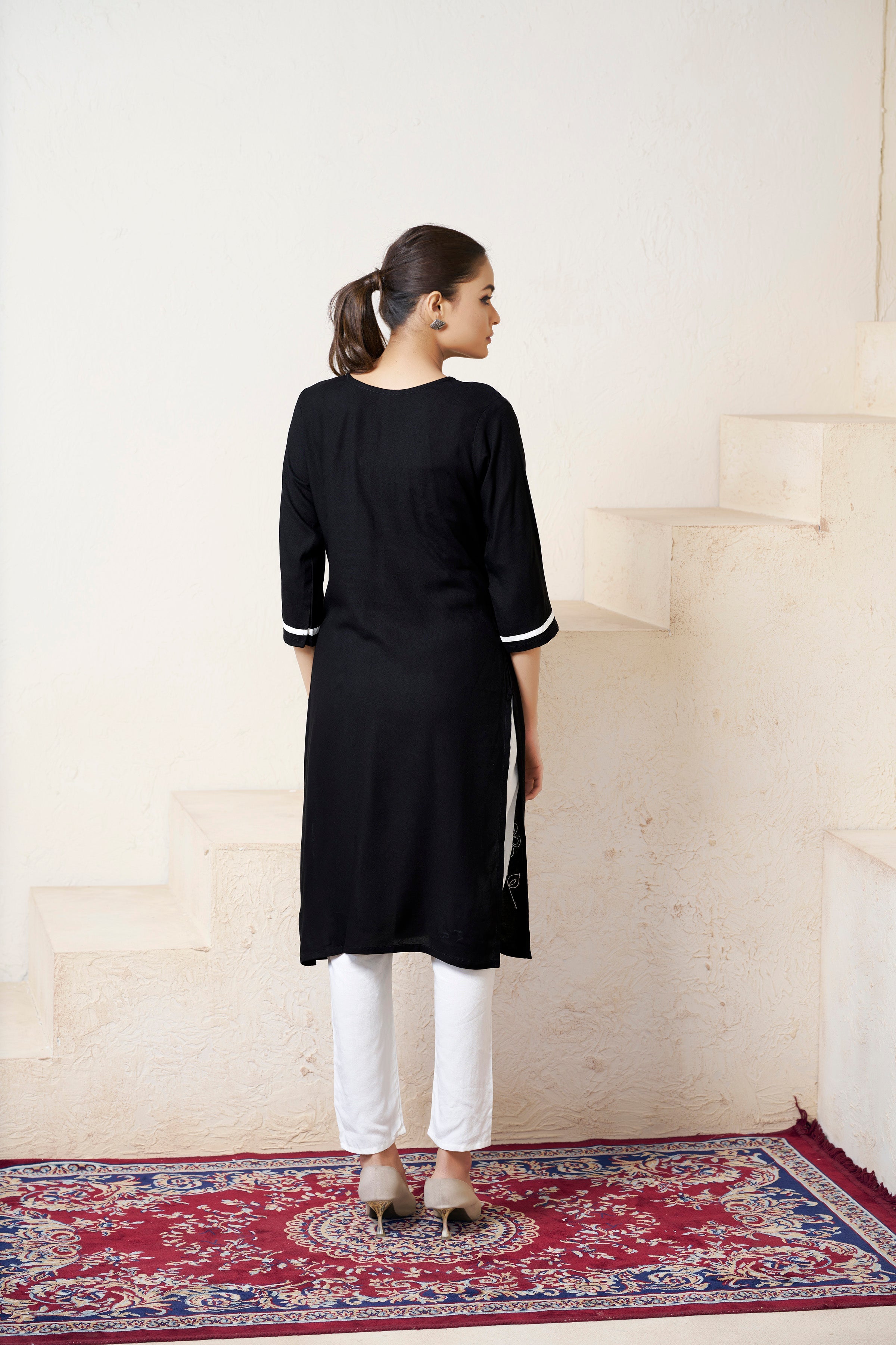 Women's Viscose Rayon Black Floral Embroidery Kurti