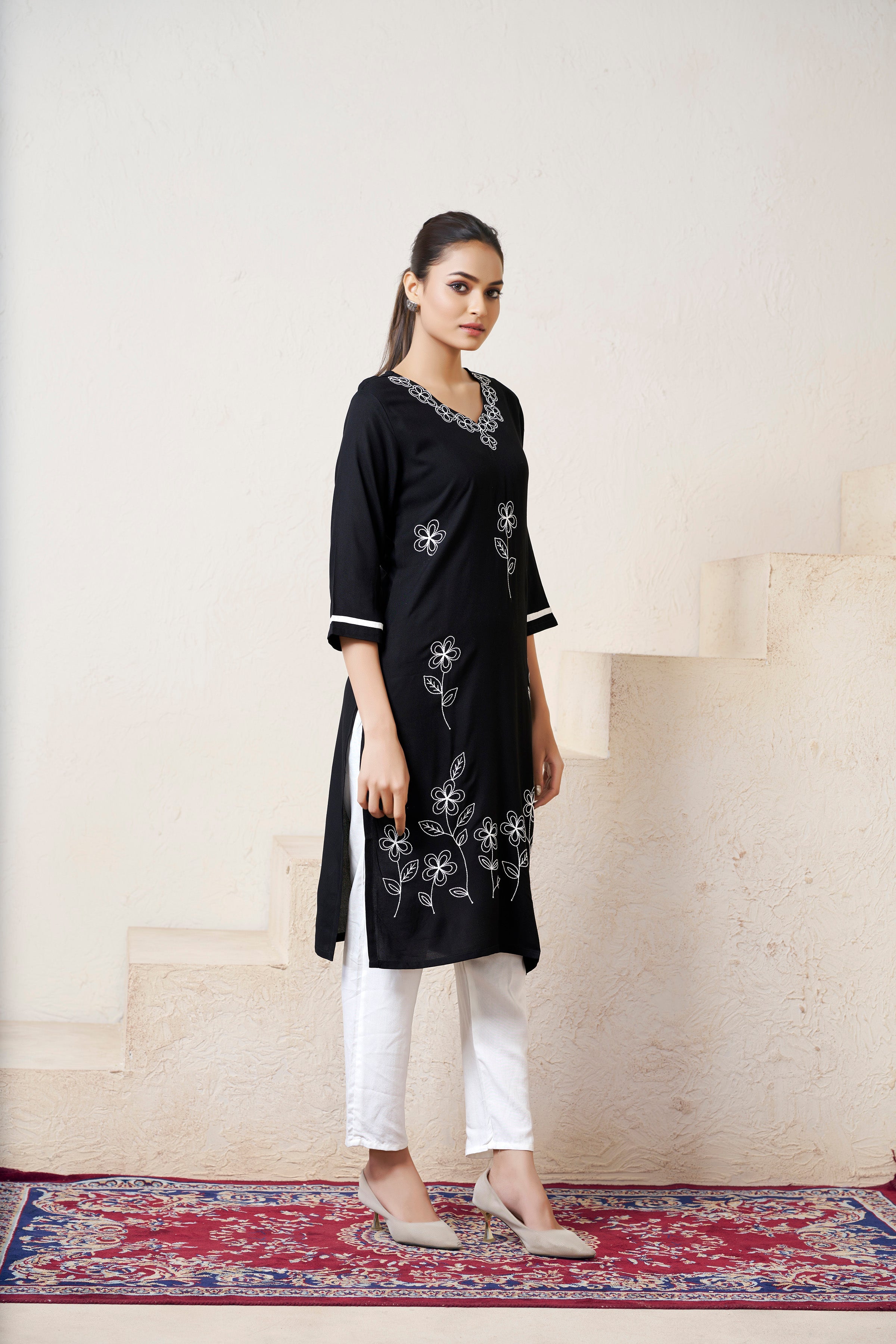 Women's Viscose Rayon Black Floral Embroidery Kurti