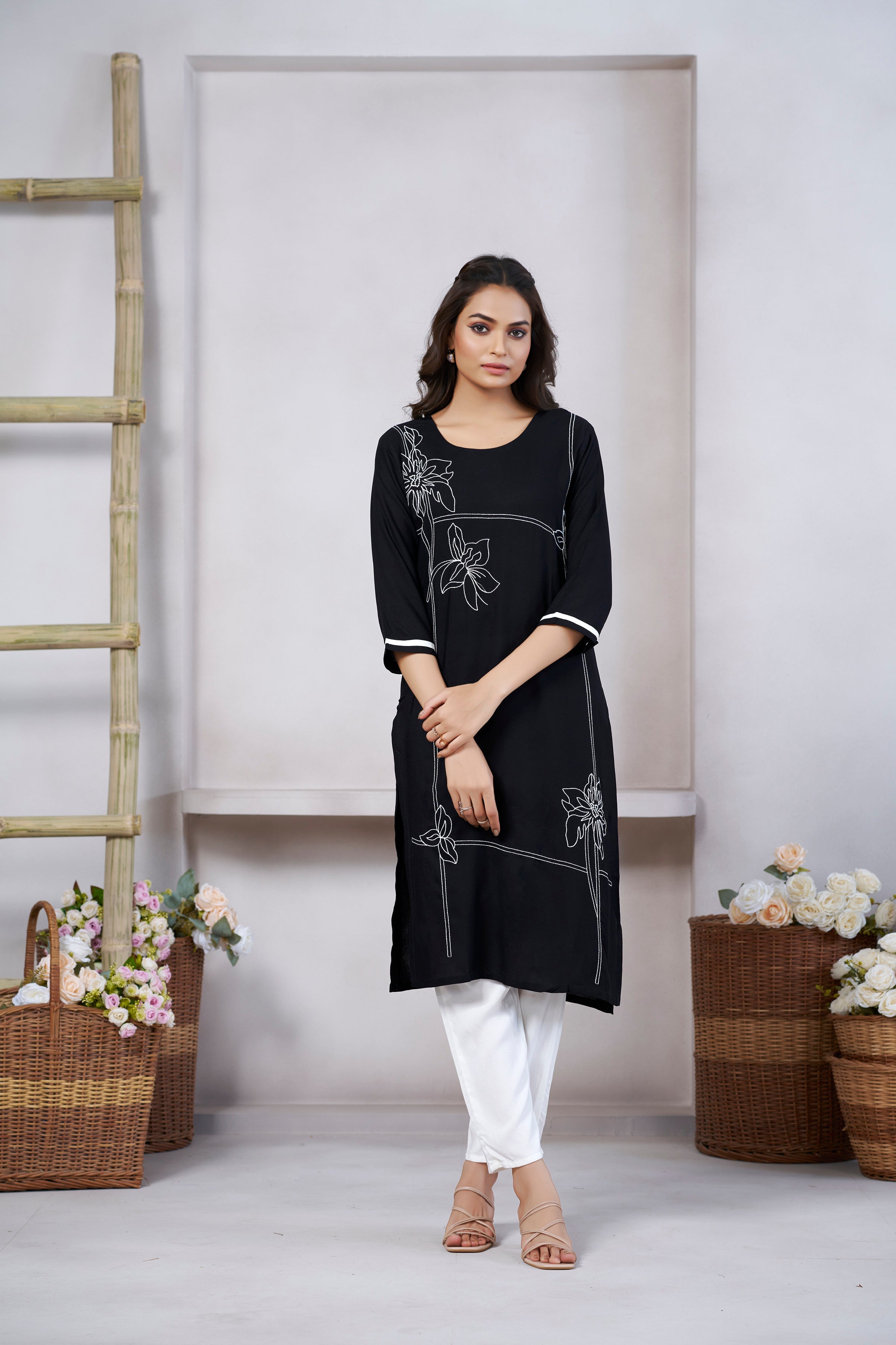 Women's Viscose Rayon Black Floral Embroidery Kurti