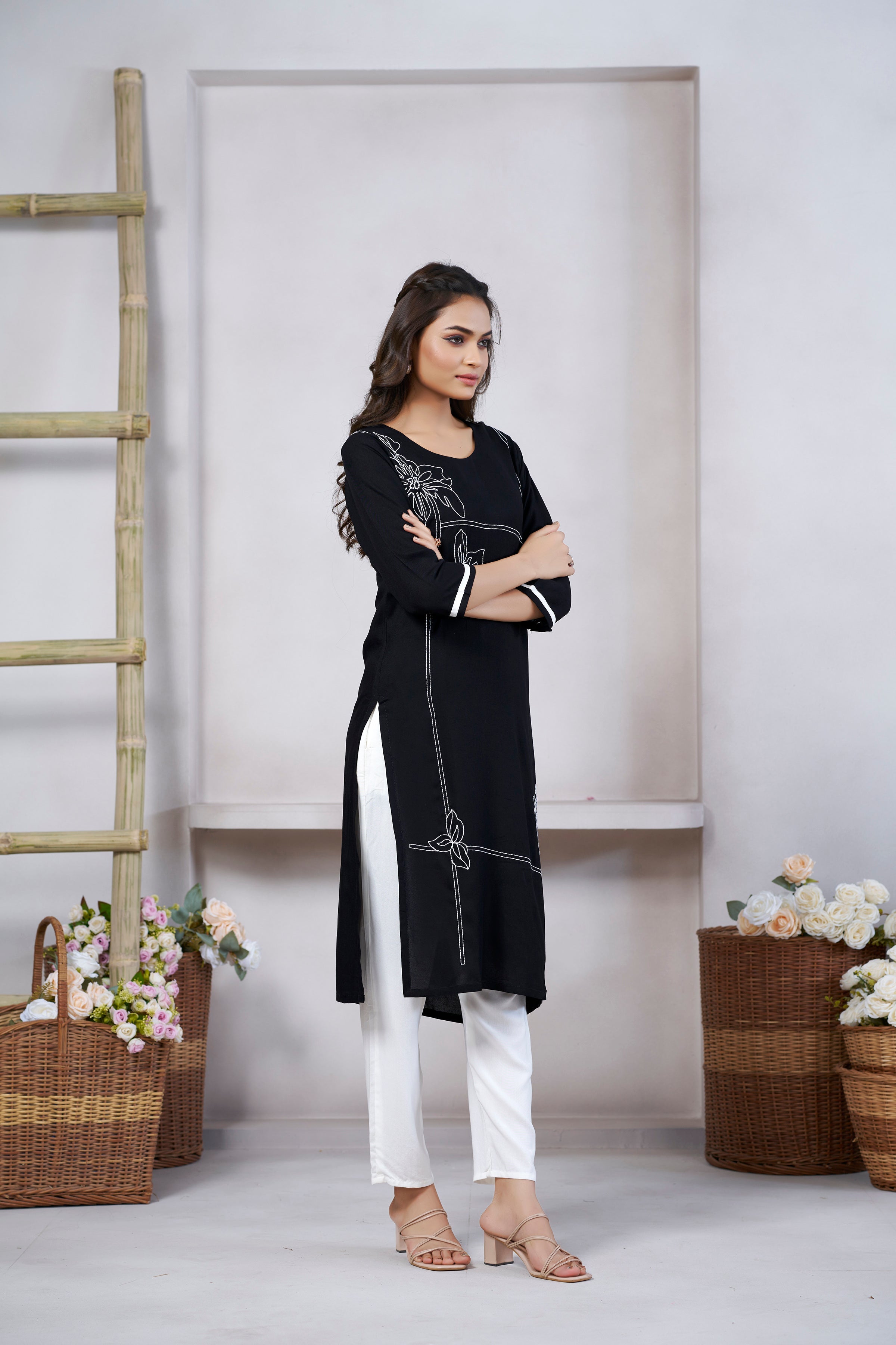 Women's Viscose Rayon Black Floral Embroidery Kurti