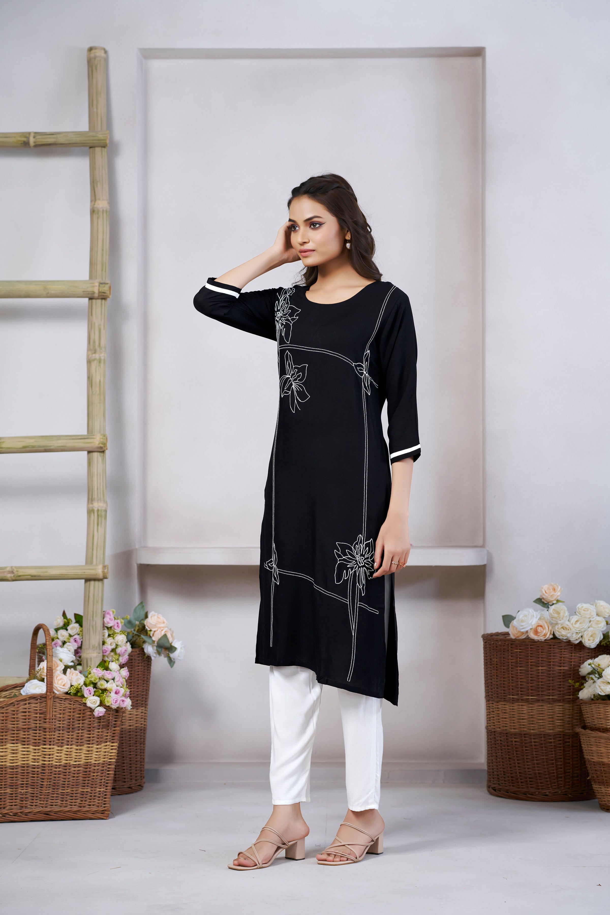 Women's Viscose Rayon Black Floral Embroidery Kurti