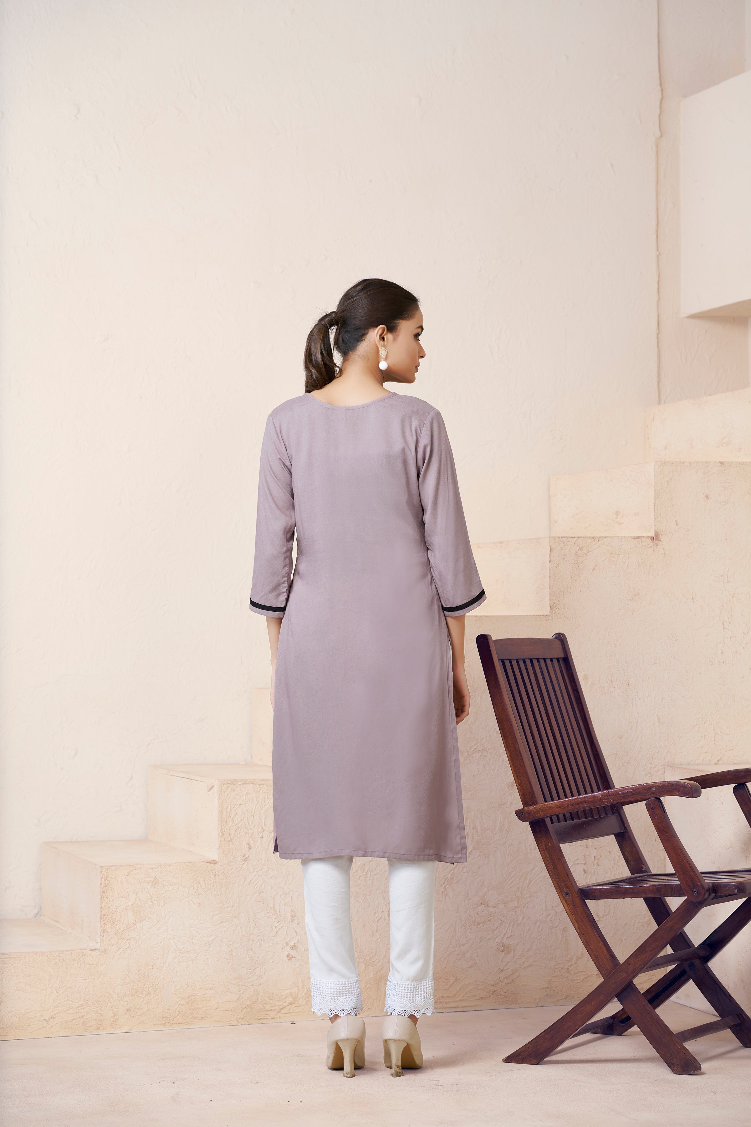 Women's Viscose Rayon Grey Floral Embroidery Kurti