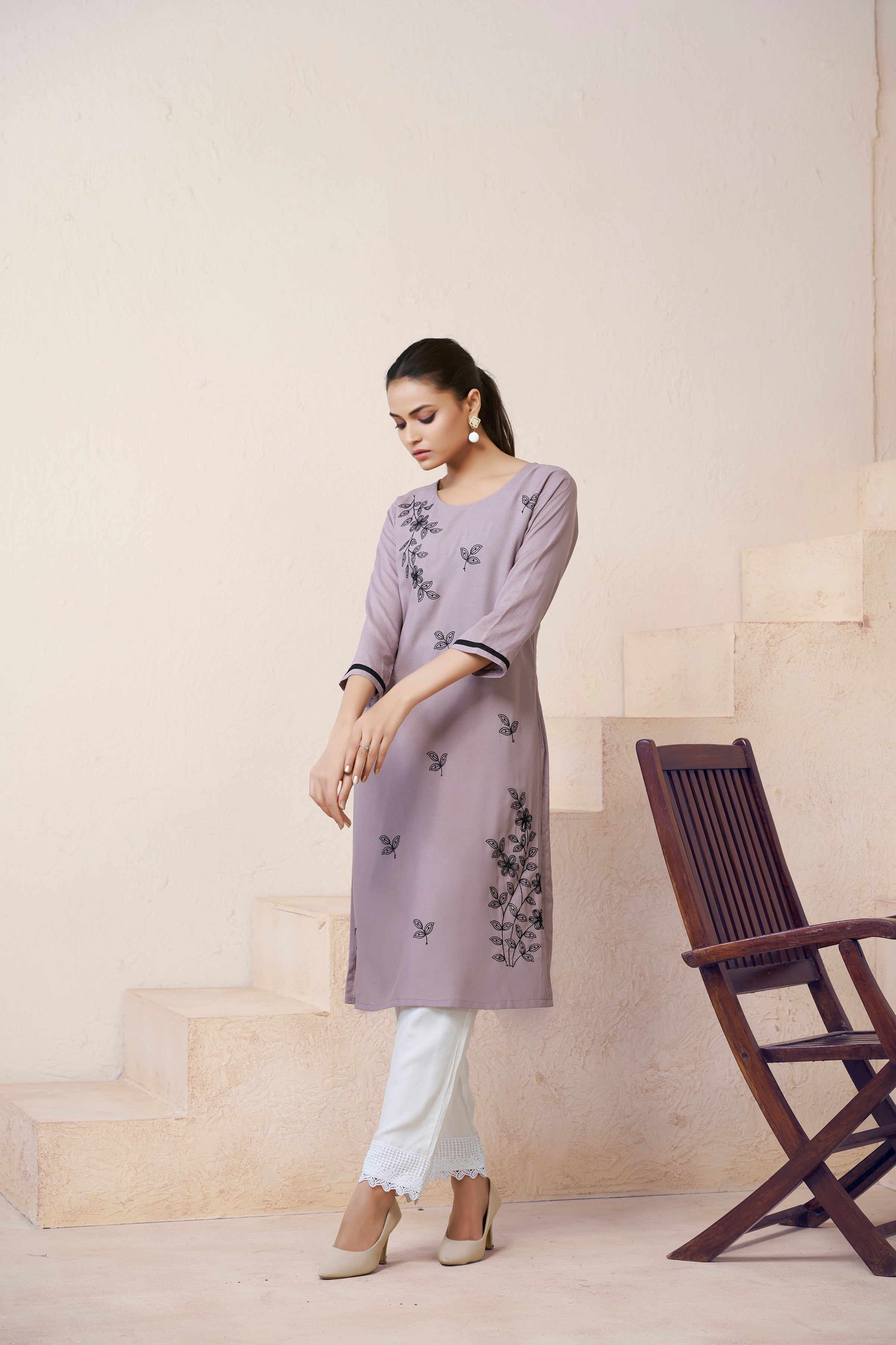 Women's Viscose Rayon Grey Floral Embroidery Kurti
