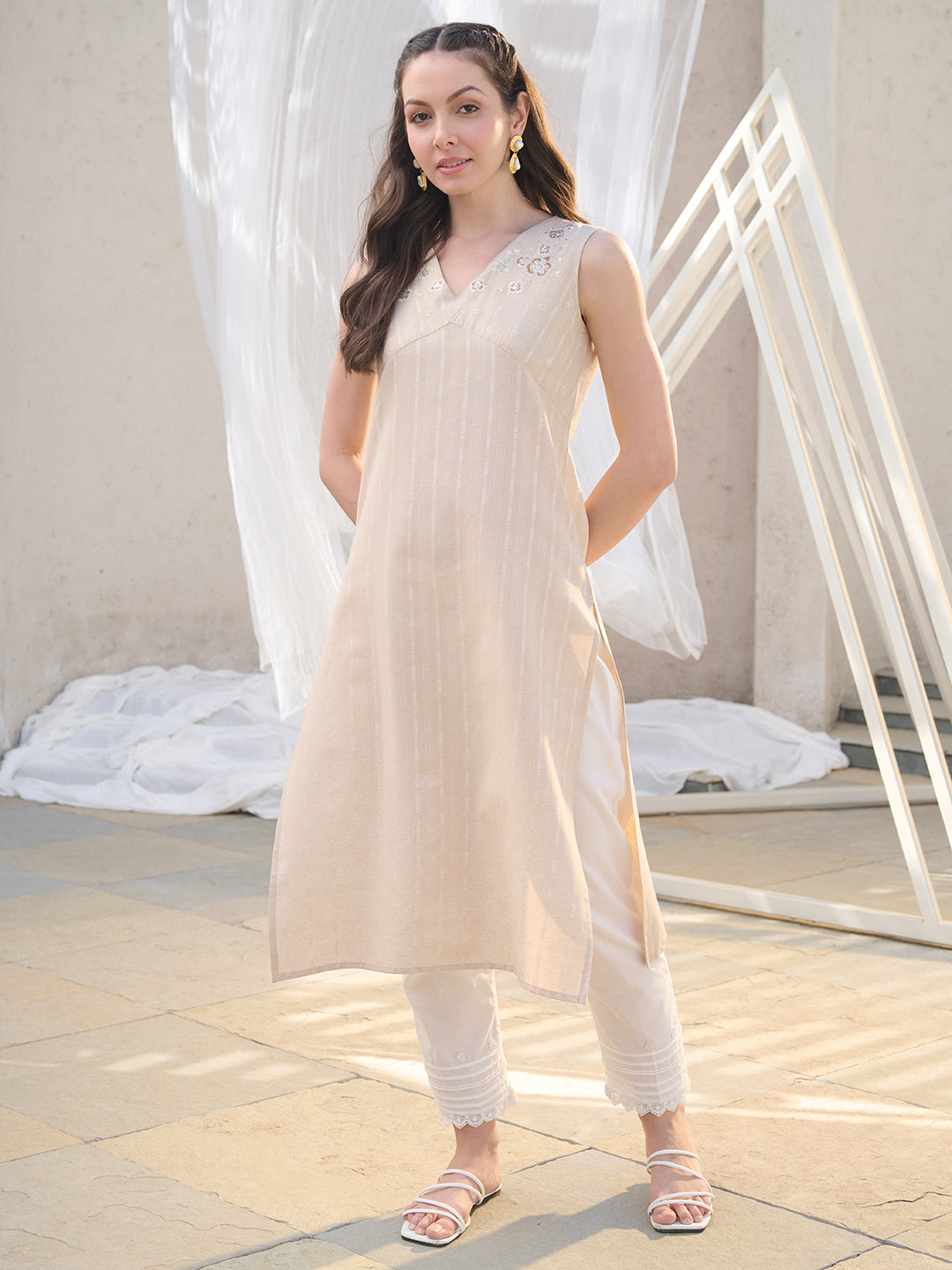 Women's Beige Solid & Embroidered Cotton Blend Straight Kurta (BEIGENI