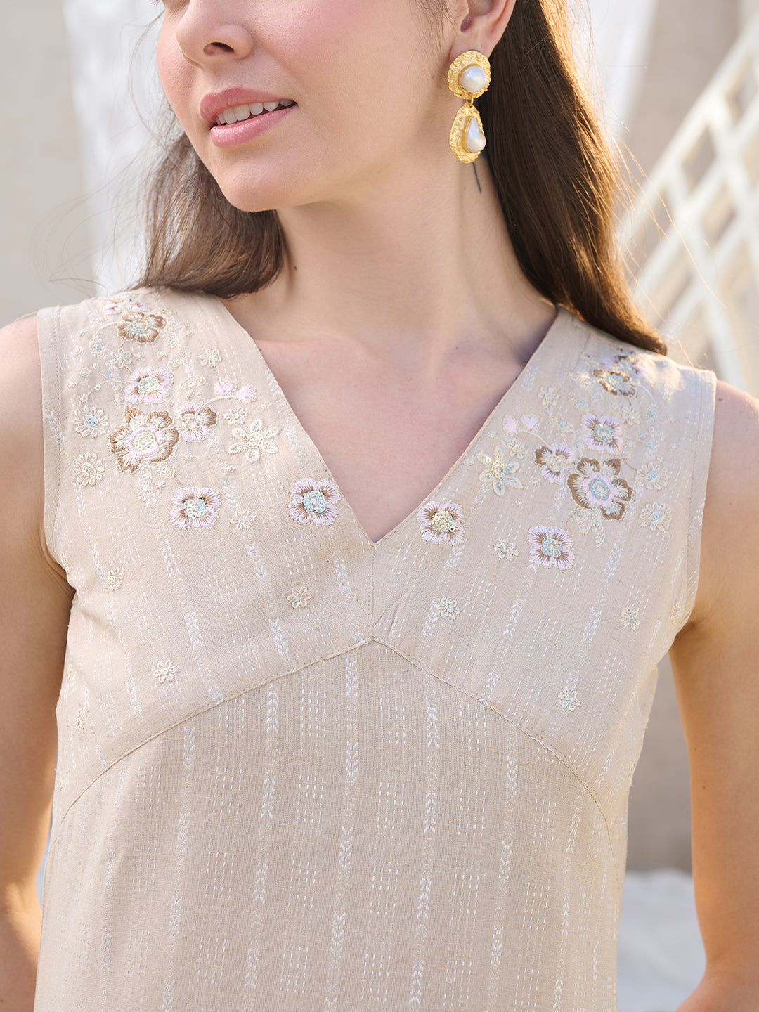Women's Beige Solid & Embroidered Cotton Blend Straight Kurta (BEIGENI