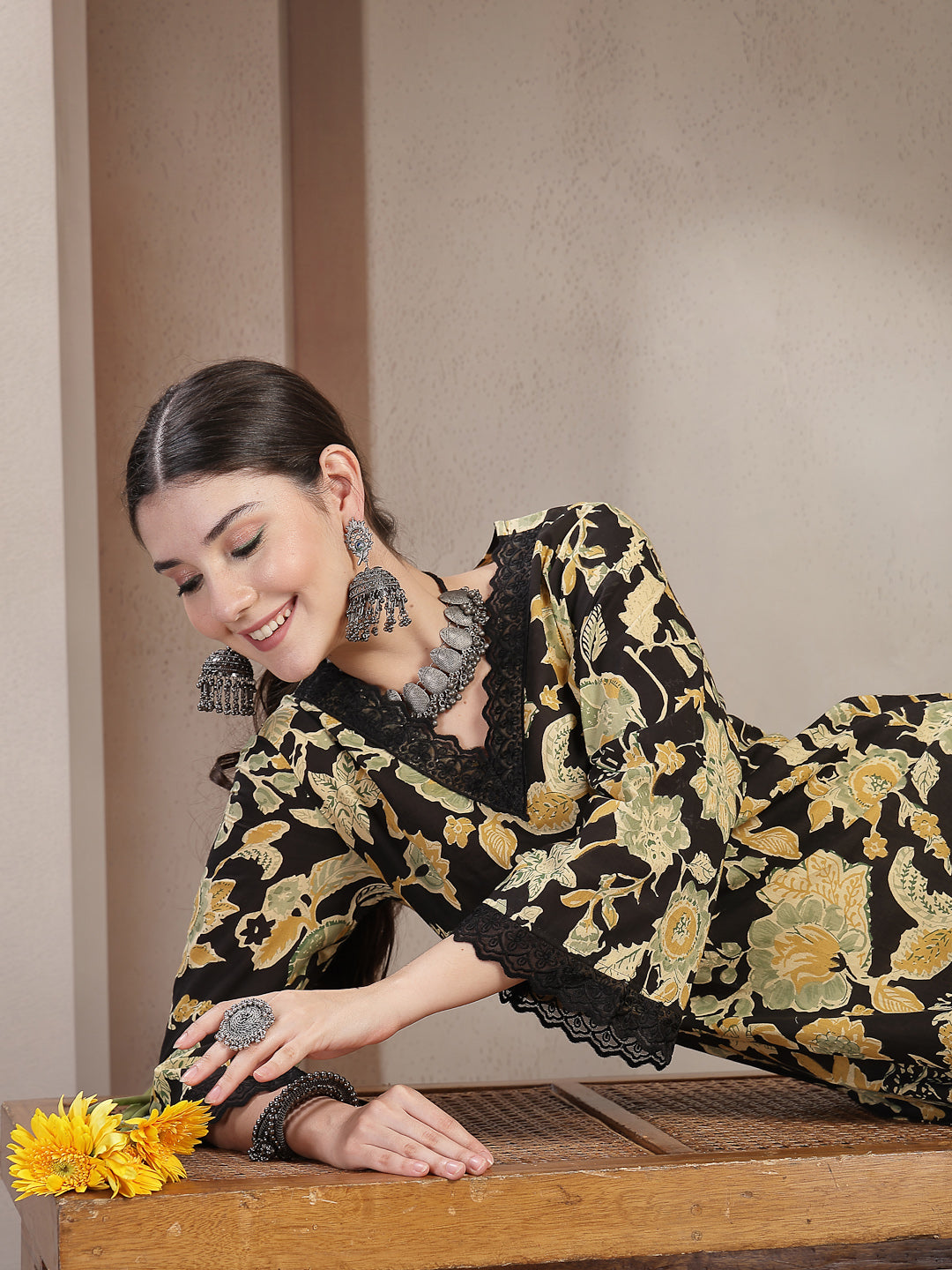 Stylum Women's Black Floral Printed Cotton Straight Kurta (BLACKPOPCORN)