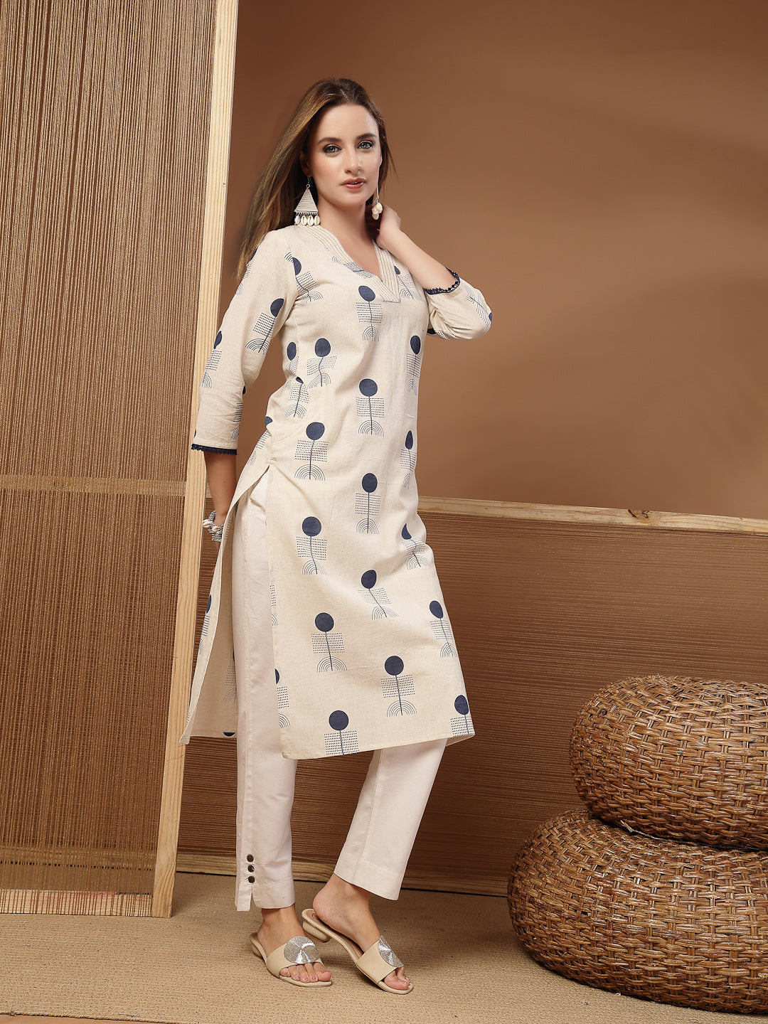 Women's Blue Geomatric Printed Cotton Straight Kurta (BLUEFLYING) | De