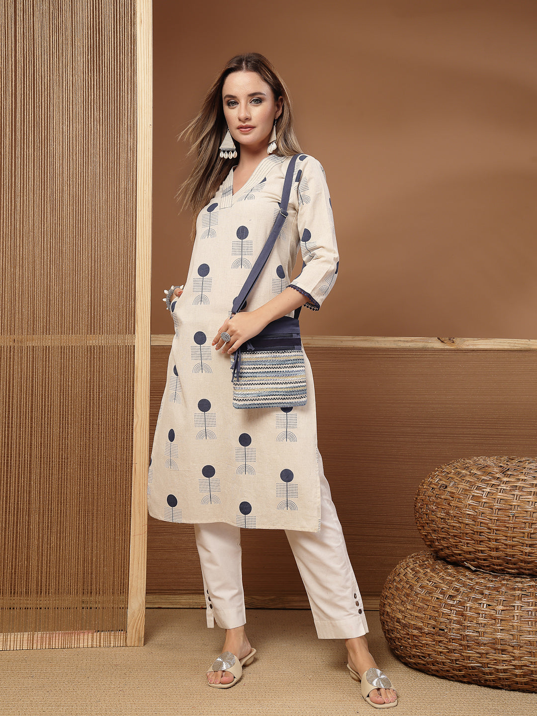 Women's Blue Geomatric Printed Cotton Straight Kurta (BLUEFLYING) | De