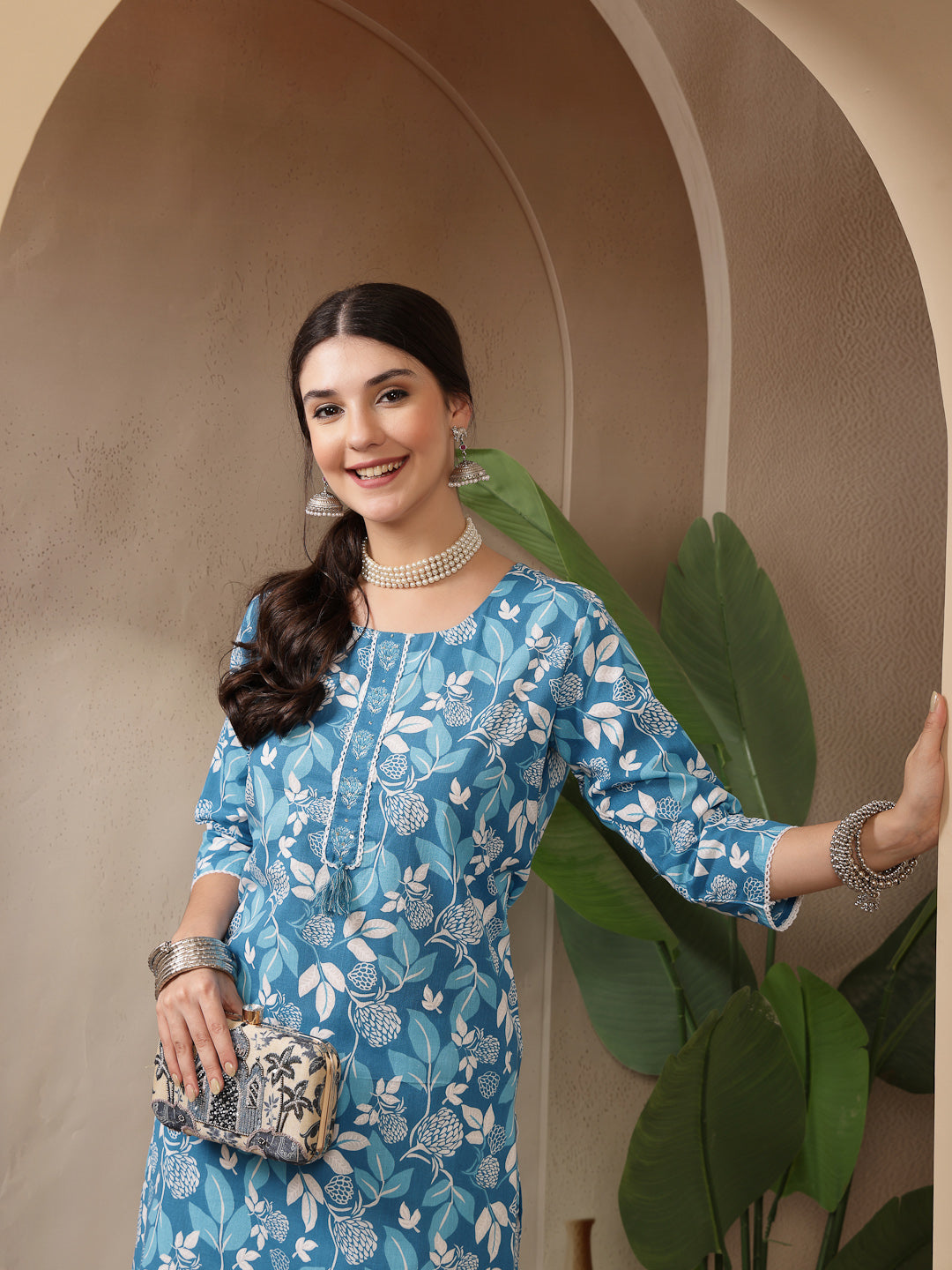 Women's Blue Floral Printed Cotton Straight Kurta (BLUEMIHI) | DesiQlo