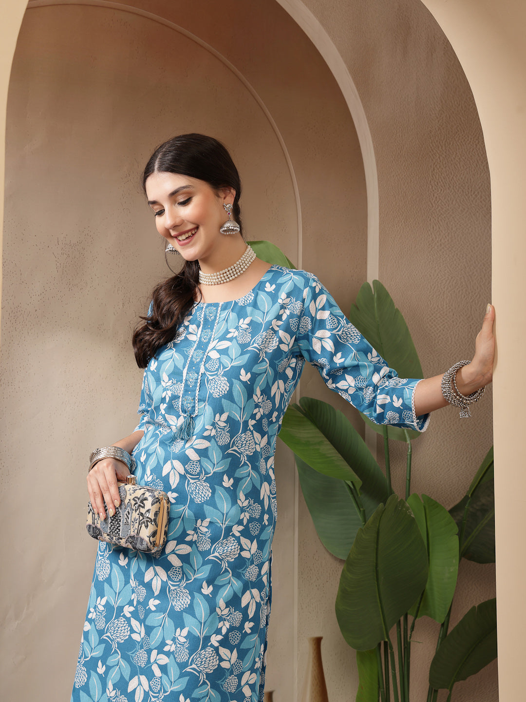 Women's Blue Floral Printed Cotton Straight Kurta (BLUEMIHI) | DesiQlo