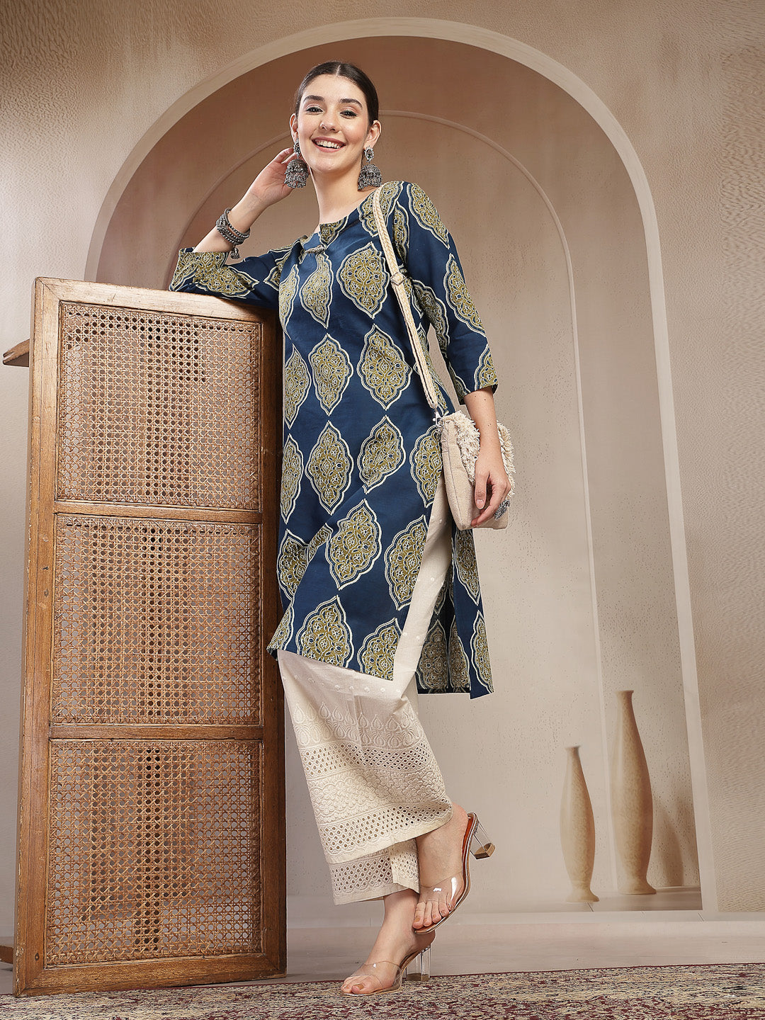 Women's Blue Ethnic Printed Cotton Straight Kurta (BLUERANGER) | DesiQ