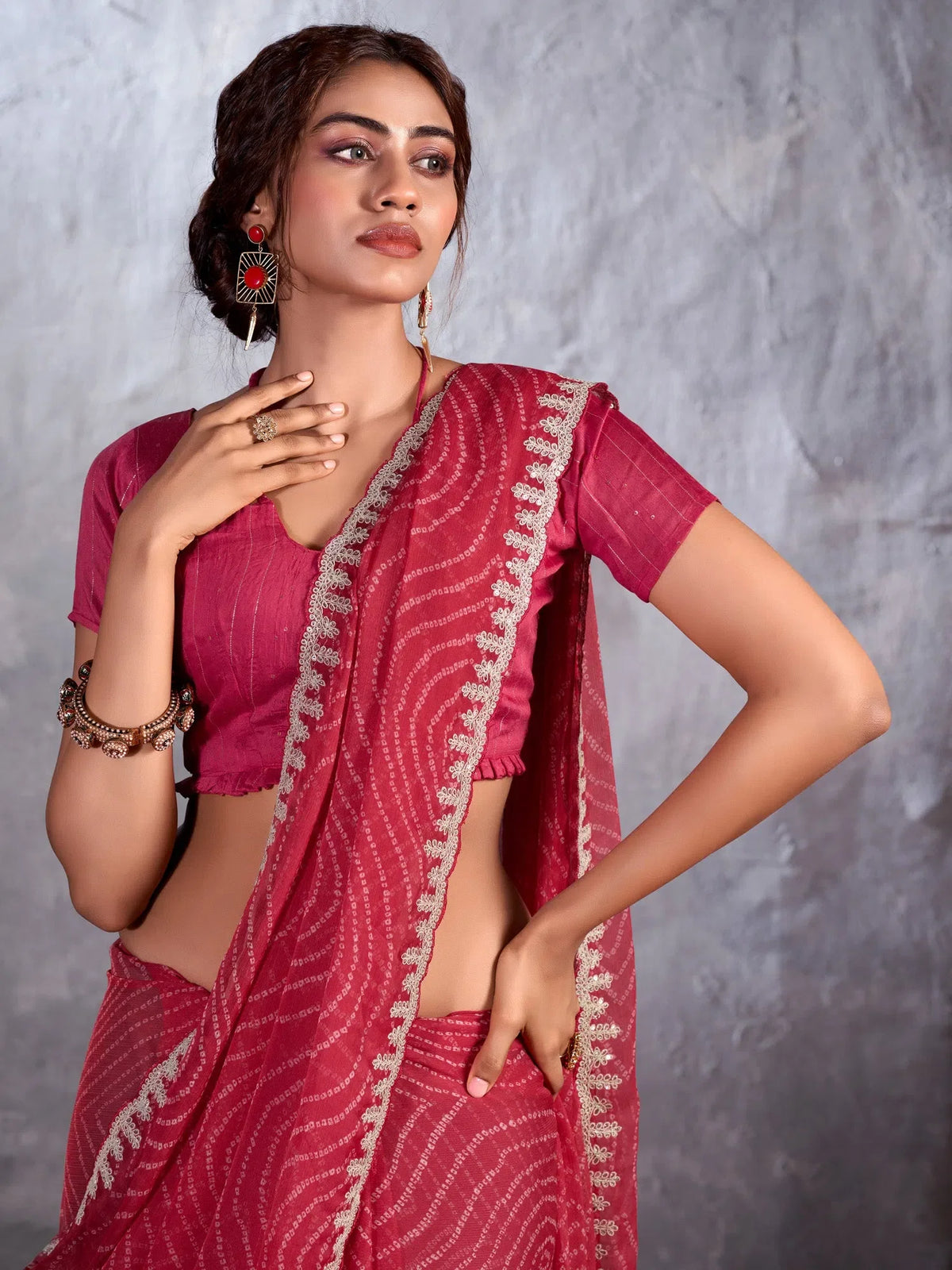 Women's Chiffon Pink Embellished Designer Saree With Blouse Piece-CHUNRI1009