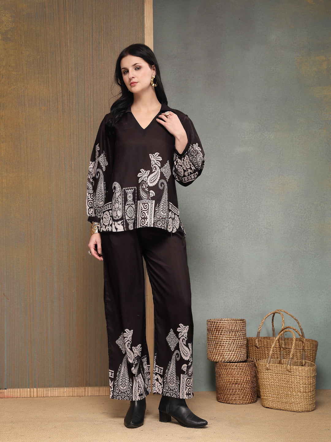 Women's Black Paisley Digital Printed Rayon High Low Co-Ord Set (CSBLA