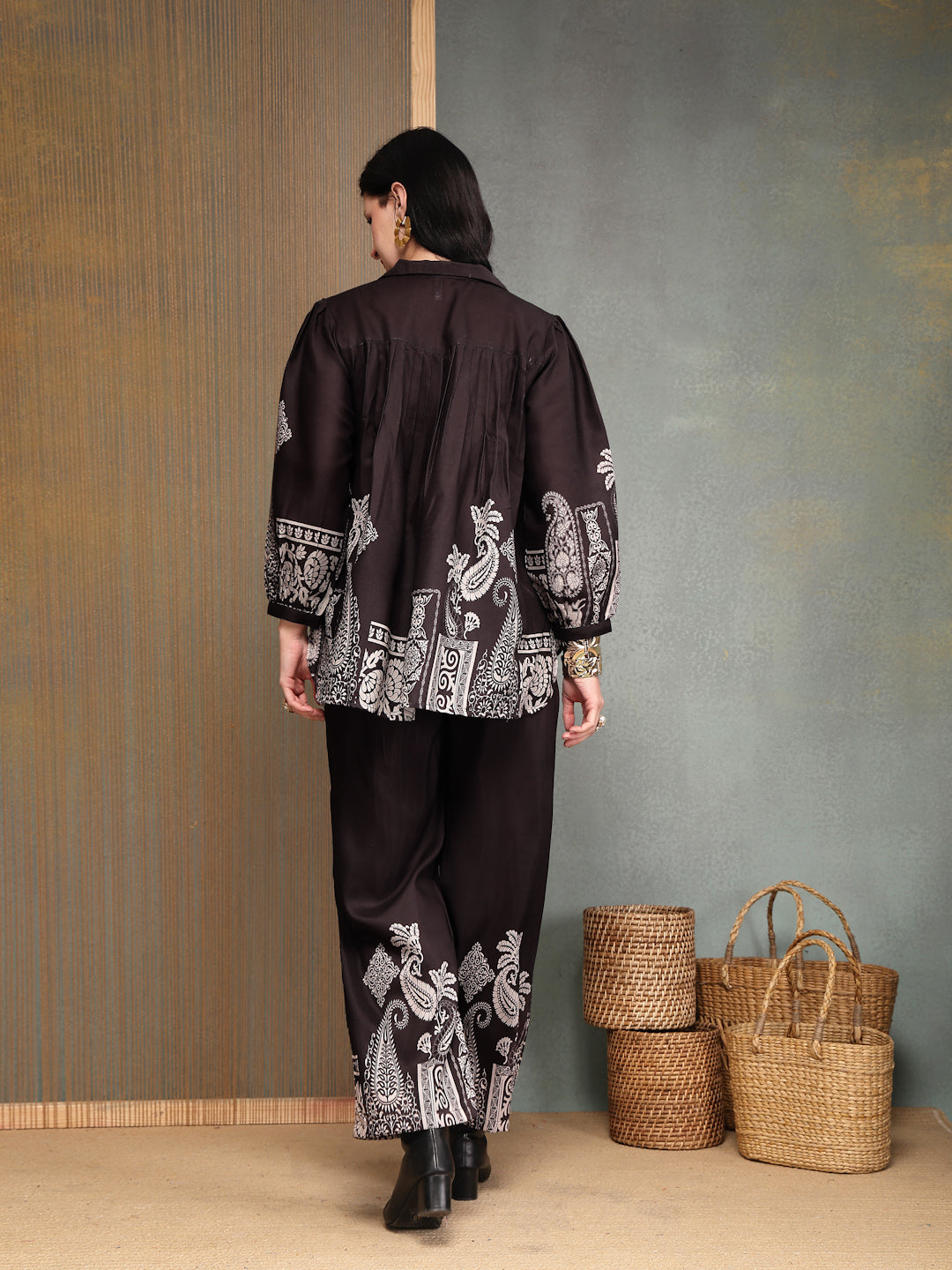 Women's Black Paisley Digital Printed Rayon High Low Co-Ord Set (CSBLA