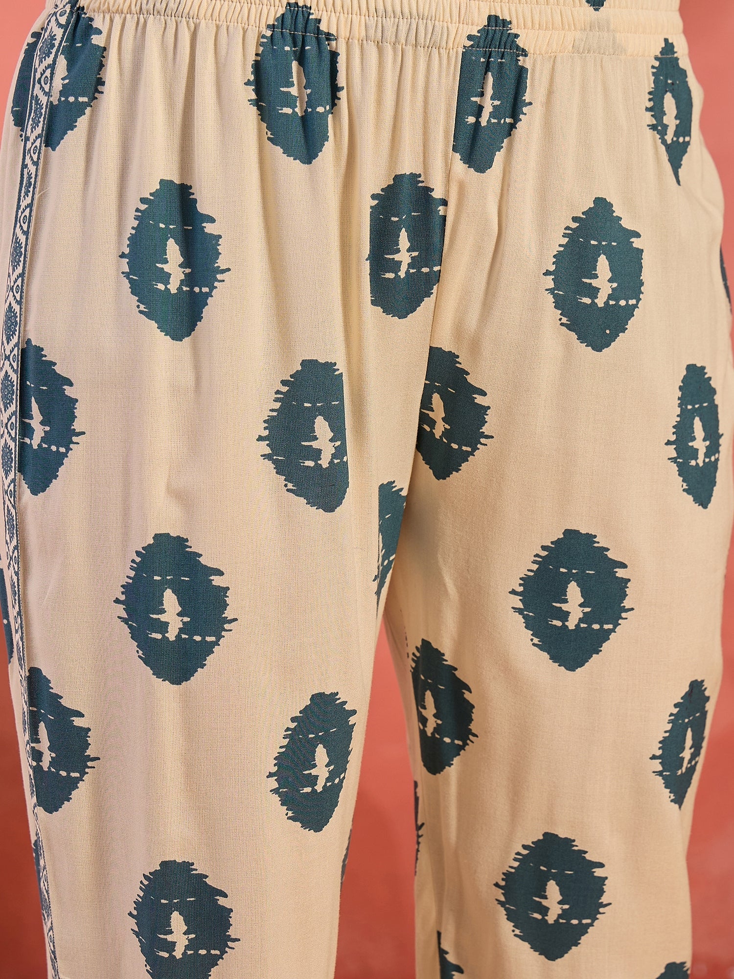 Women's Cream Printed Rayon Co-ords Set (CSCREAMMURFY) | DesiQlo