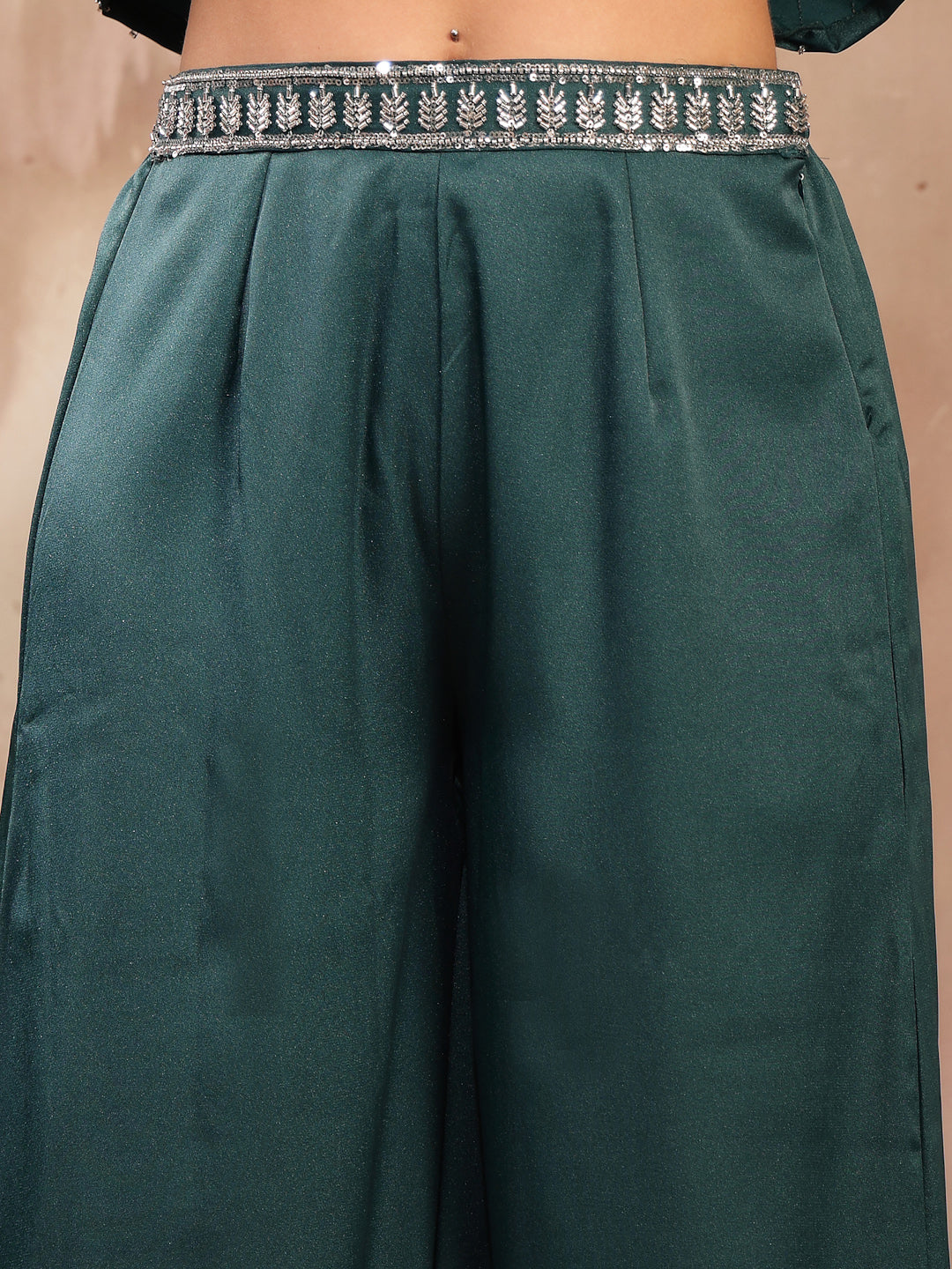 Women's Green Solid & Embroidered Poly Georgette Co-Ords Set (CSGREENM