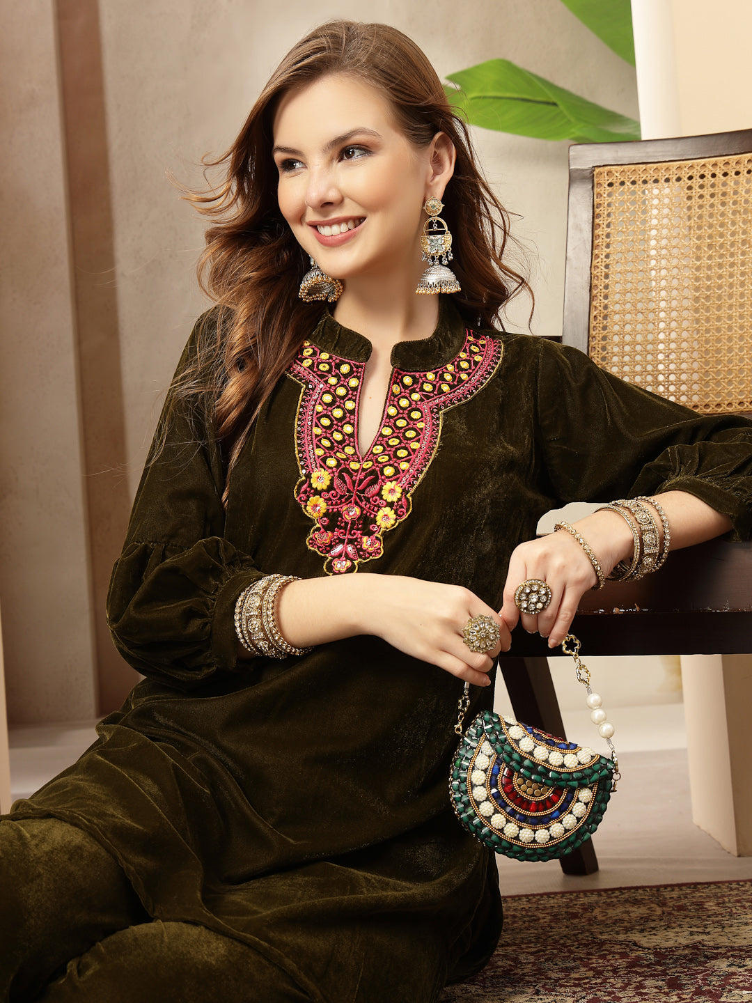 Women's Olive Solid & Embroidered Velvet Co-Ord Set (CSOLIVEDANDIYA) |