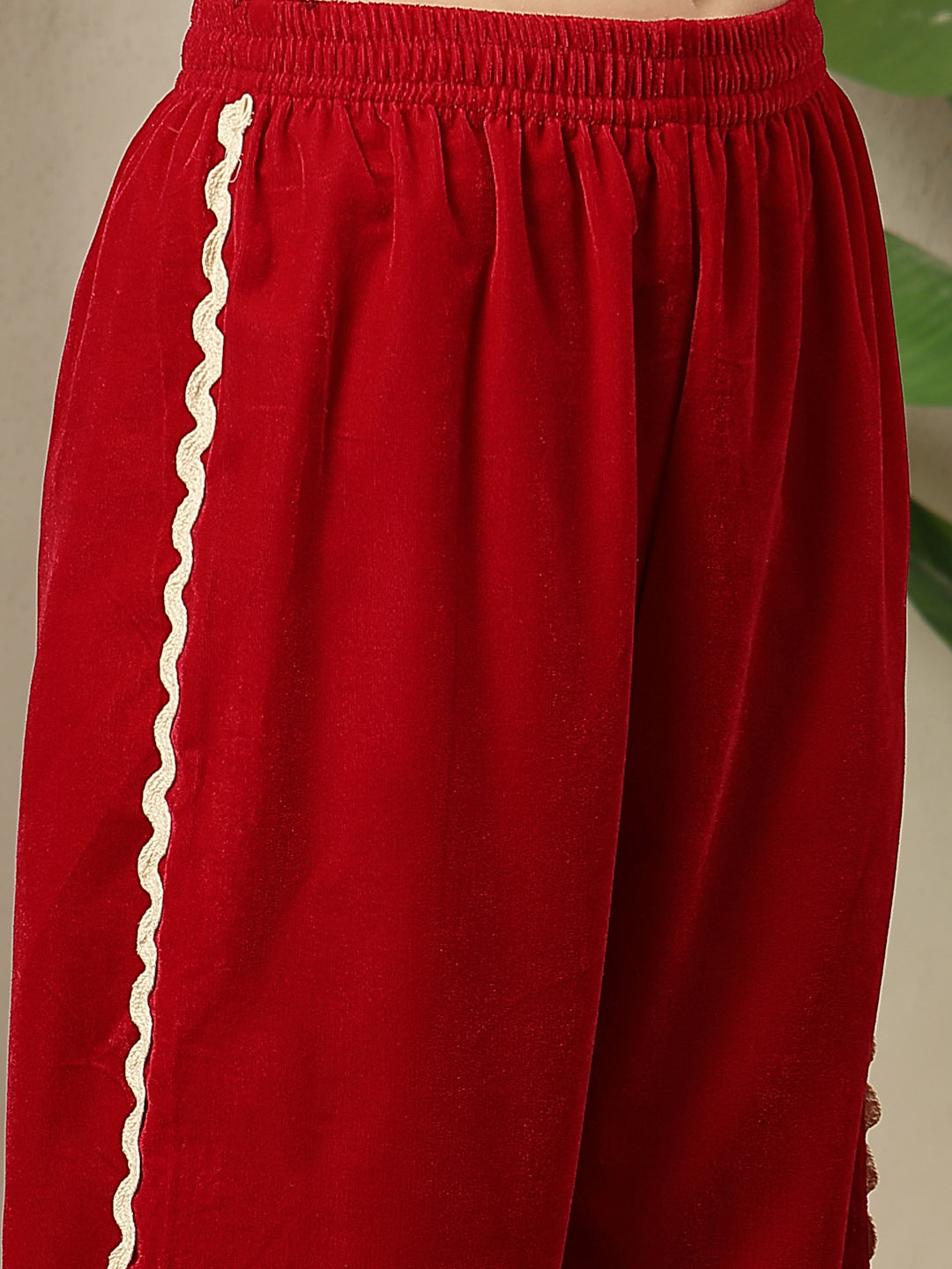 Women's Pink Solid Velvet Co-Ord Set (CSPINKWAVY) | DesiQlo