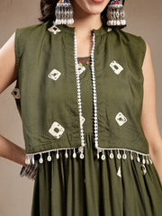 Stylum Women's Green Bandhej Printed Rayon Tiered Dress With Ethnic Jacket (DRSOLIVEARMY)