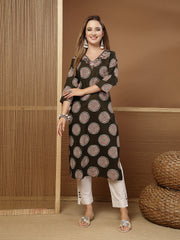 Stylum Women's Green Block Printed Cotton Straight Kurta (GREENGILD)