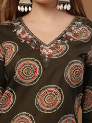 Stylum Women's Green Block Printed Cotton Straight Kurta (GREENGILD)