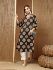 Stylum Women's Green Block Printed Cotton Straight Kurta (GREENGILD)