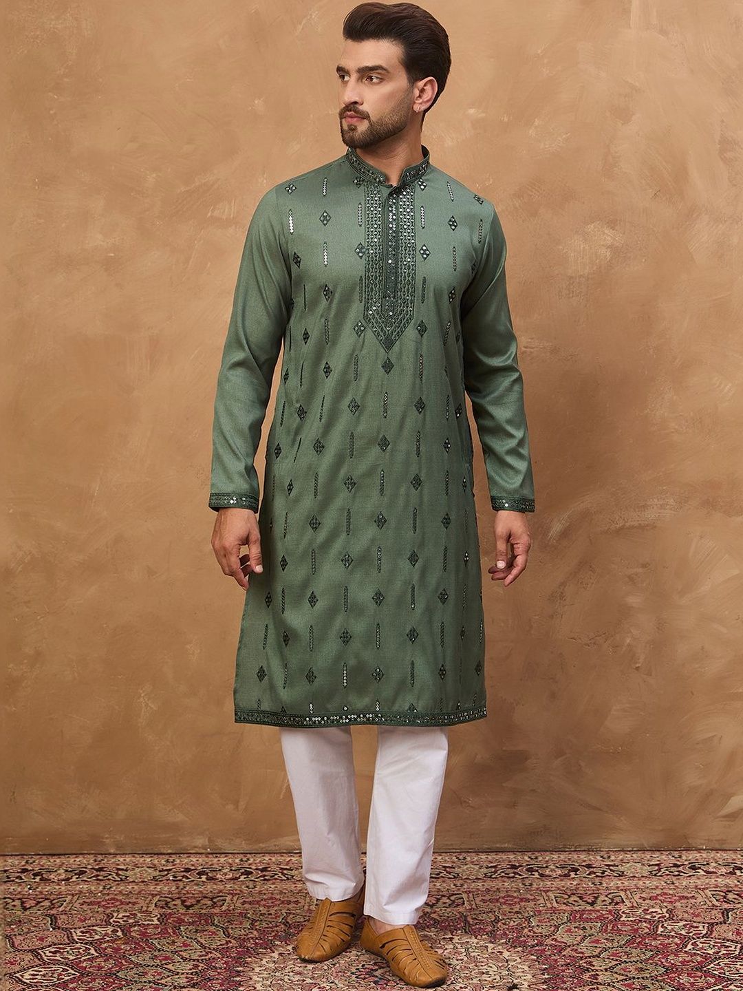 Ethnic Bay Men Green Silk Blend Geometric Embroidered Straight Kurta With Pant Set-MKSET1517