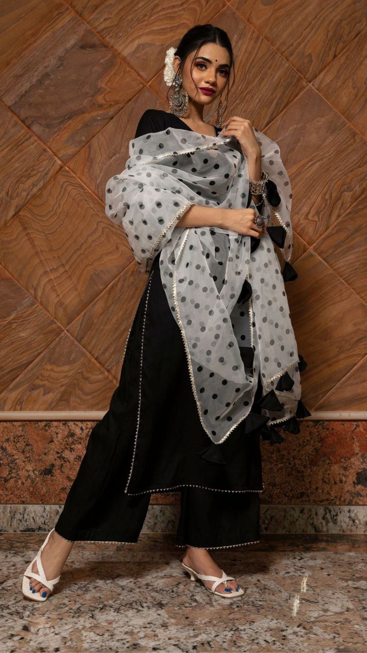 Women's Solid Rayon Kurti And Palazzo Set Woth Printed Organza Dupatta