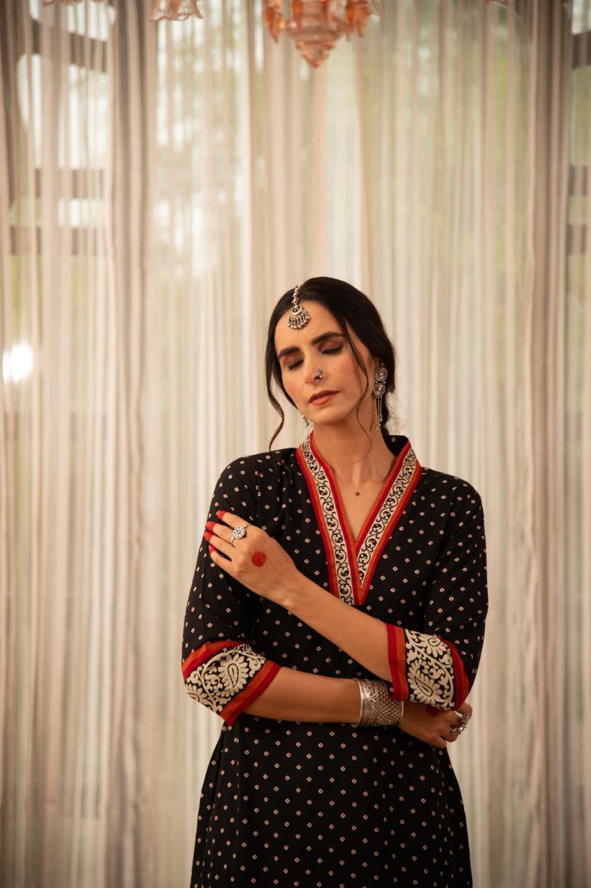 Women's Bandhani Design Printed Calf Length Black Kurti And Palazzo Set
